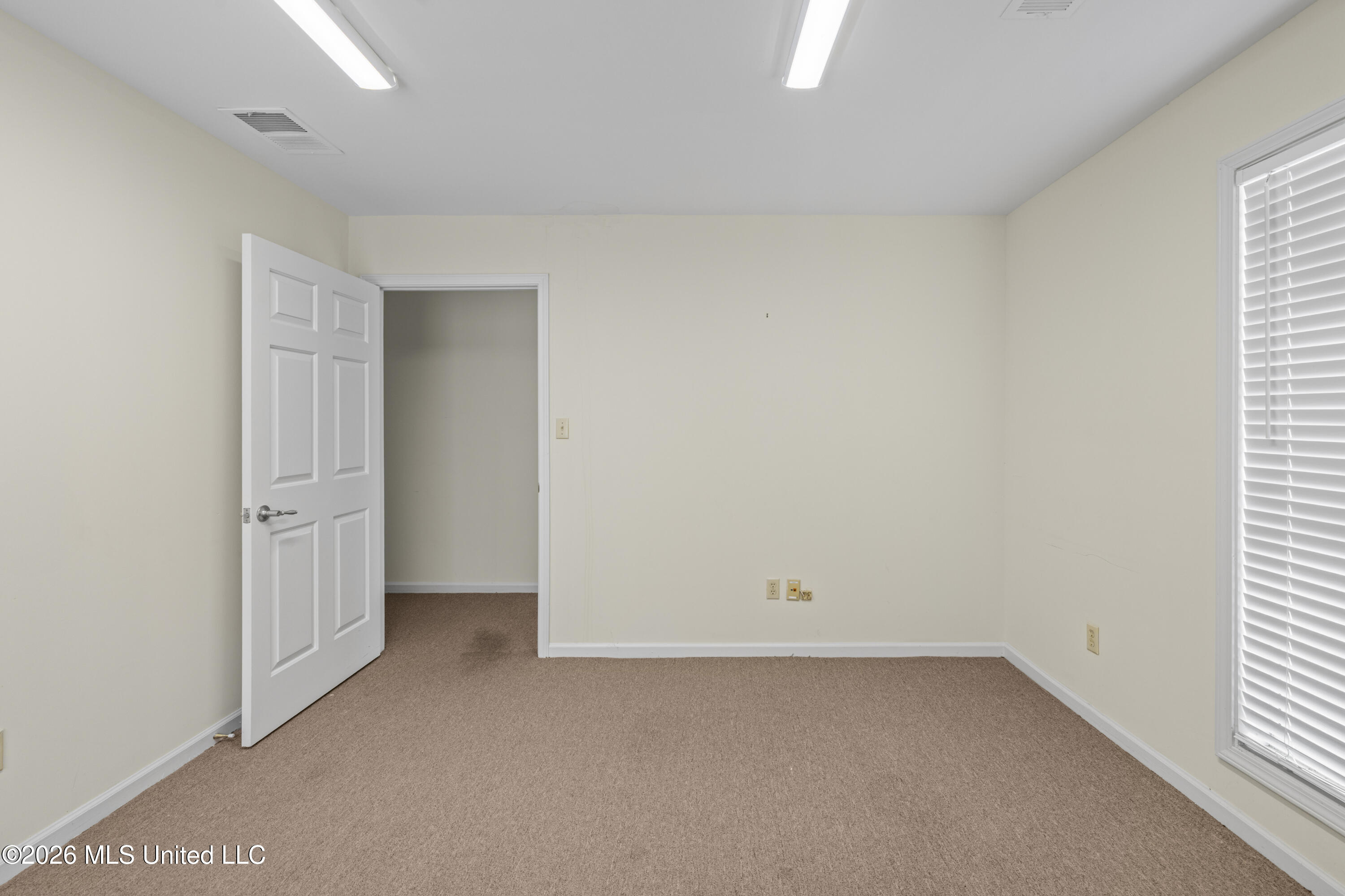 8849 Centre Street Property Photo 11