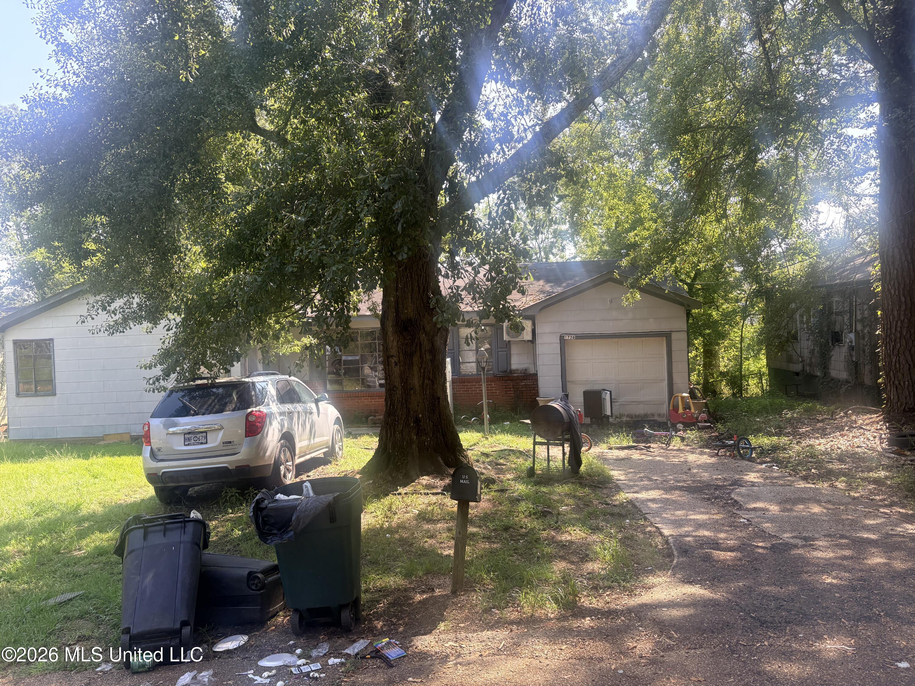 1736 E Gibraltar Property Photo 1