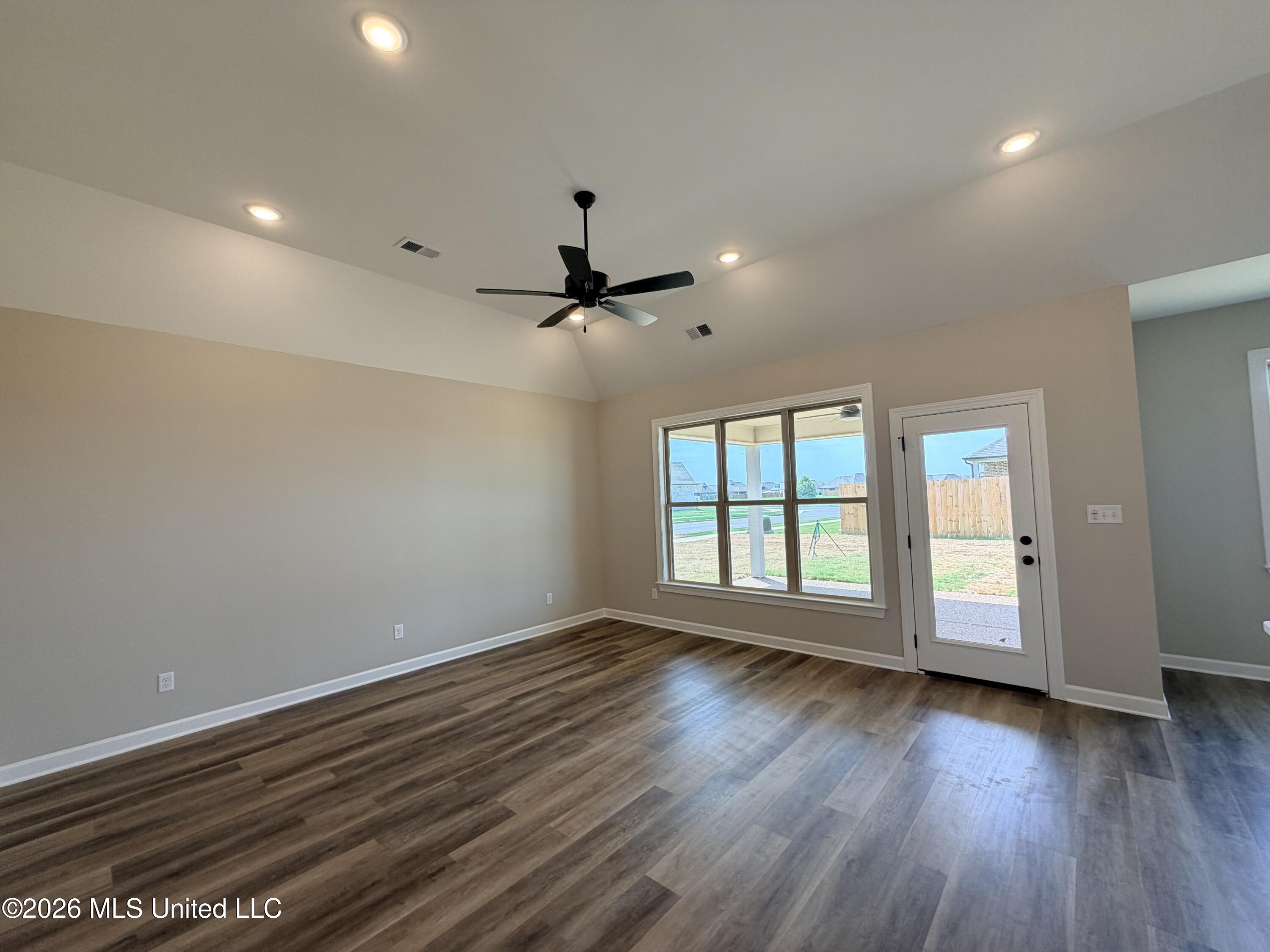 3151 E School Loop Road Property Photo 8