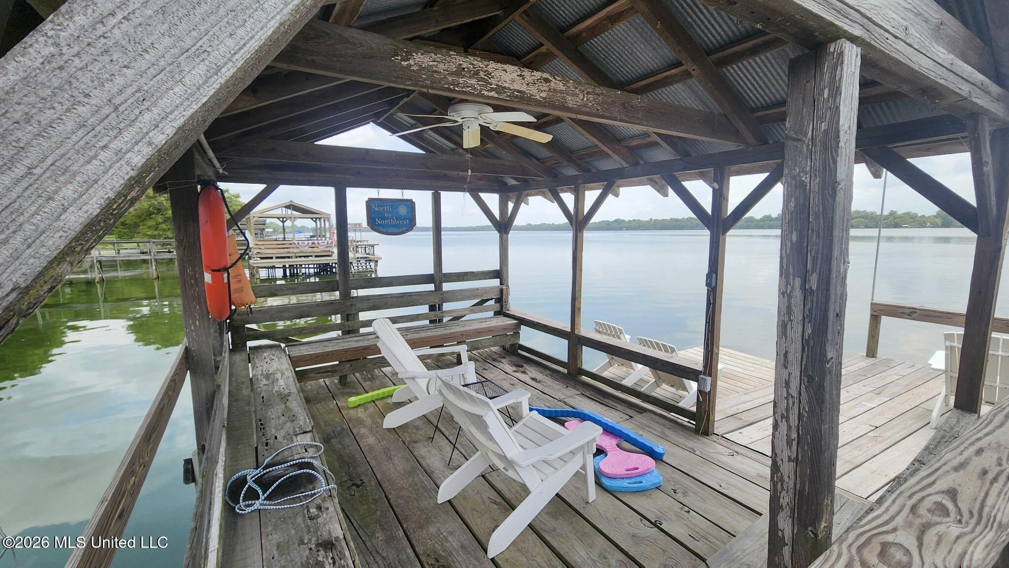 5525 Highway 568 Property Photo 5
