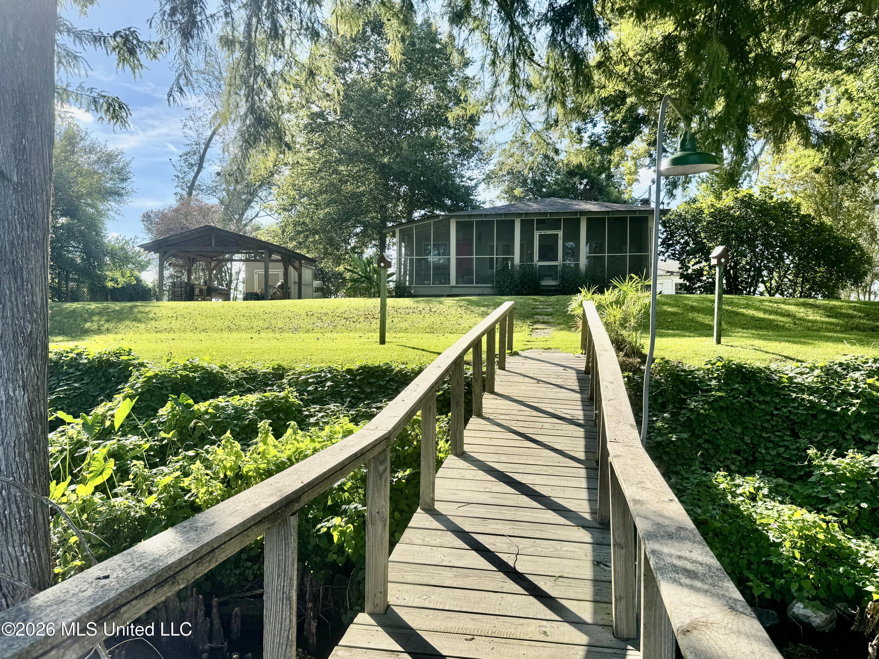 5525 Highway 568 Property Photo 15