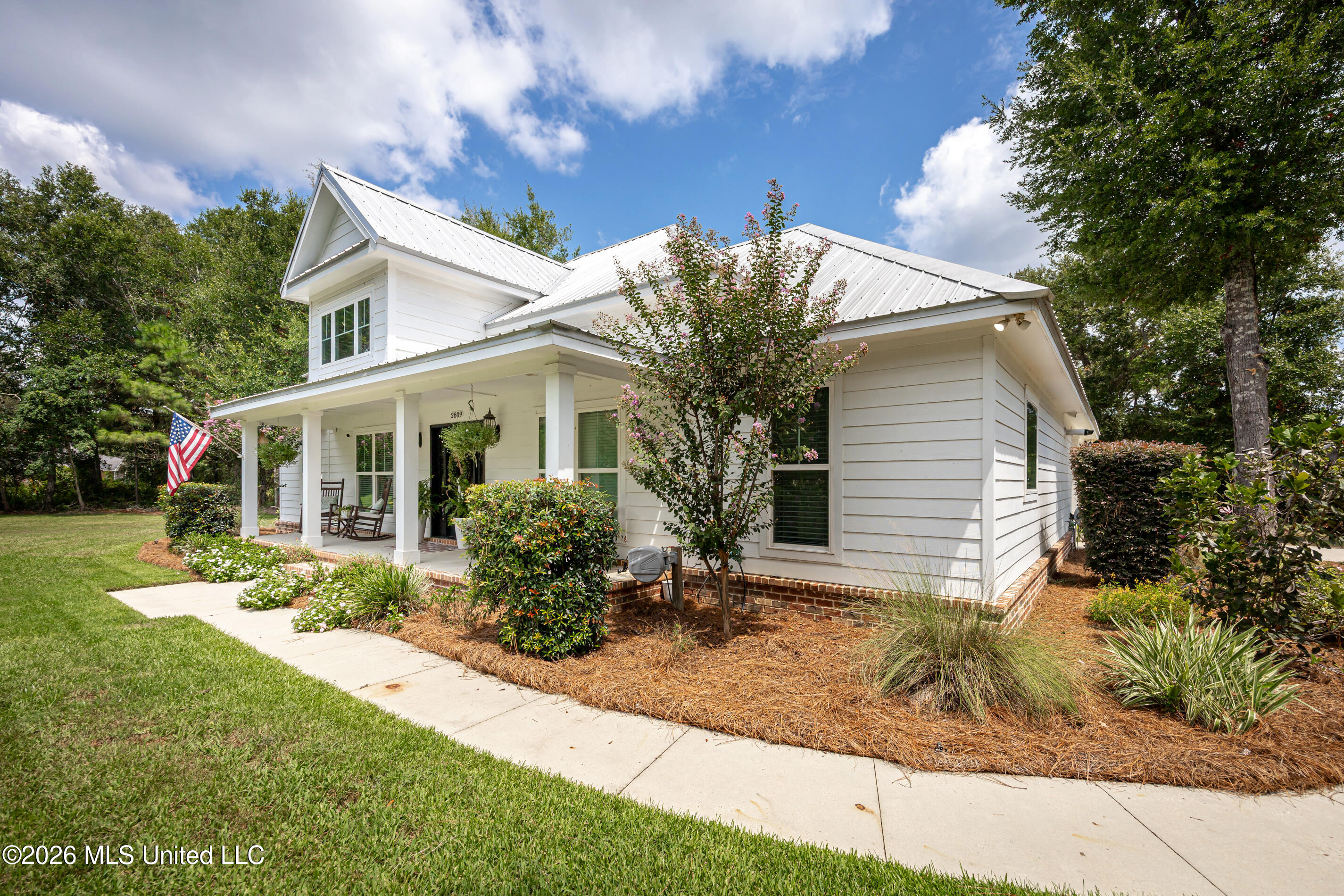 2809 Robert Hiram Drive Property Photo 2