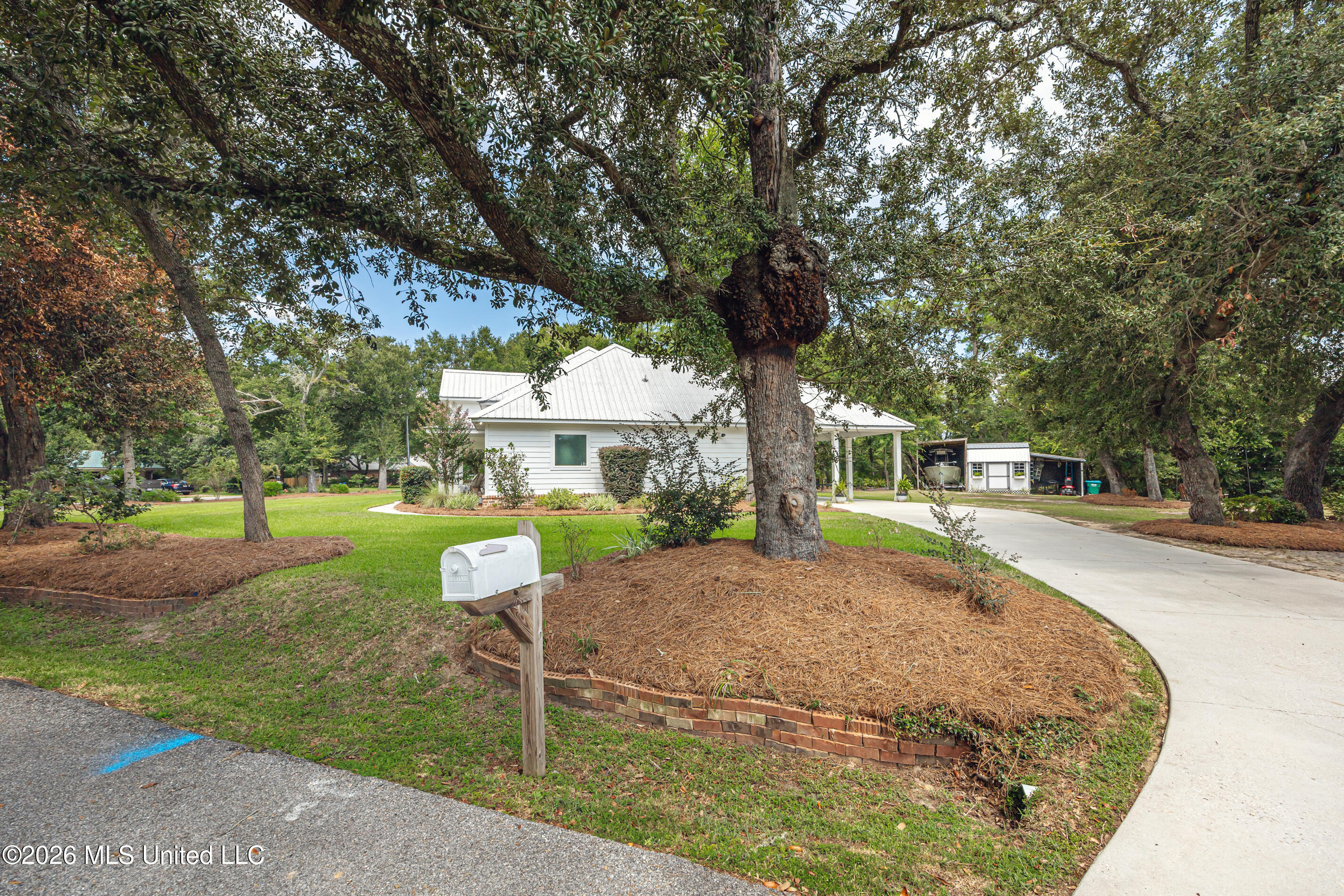 2809 Robert Hiram Drive Property Photo 4