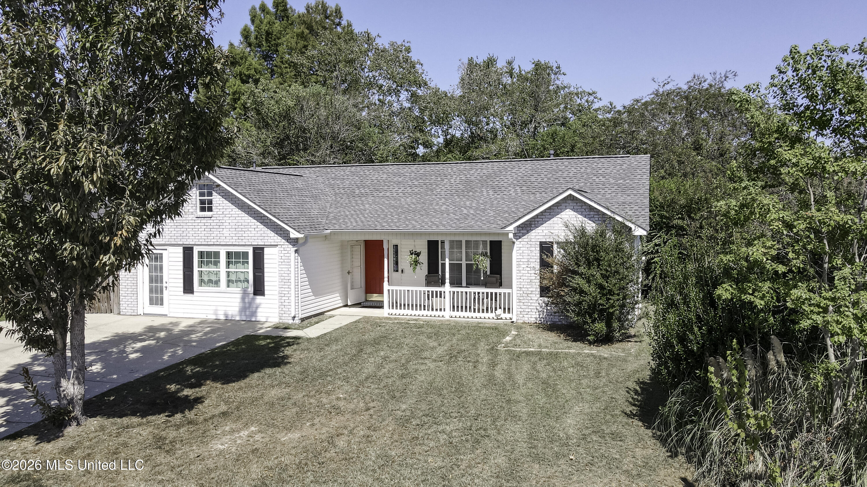 14188 N Country Hills Drive Property Photo 1