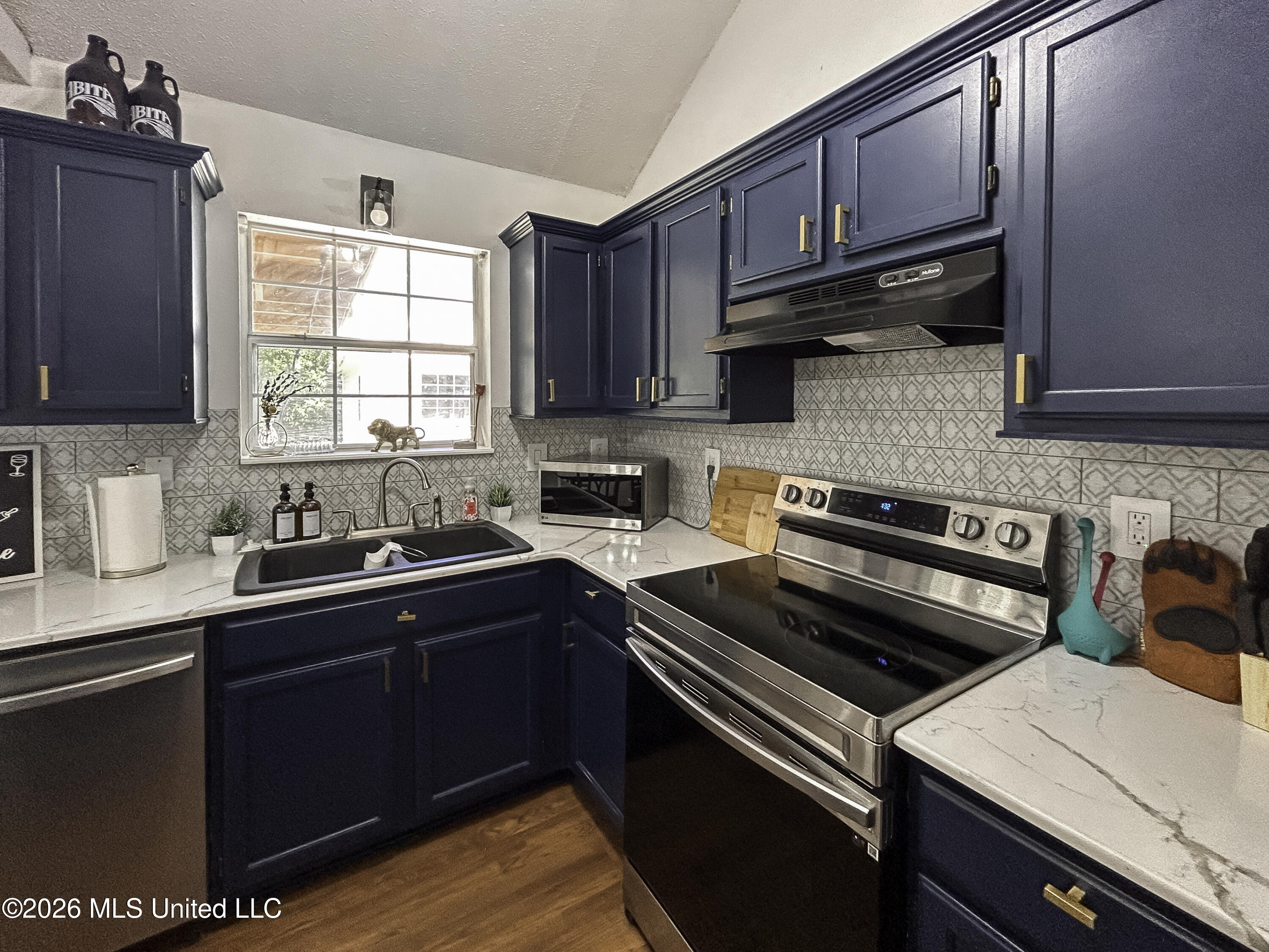 14188 N Country Hills Drive Property Photo 13