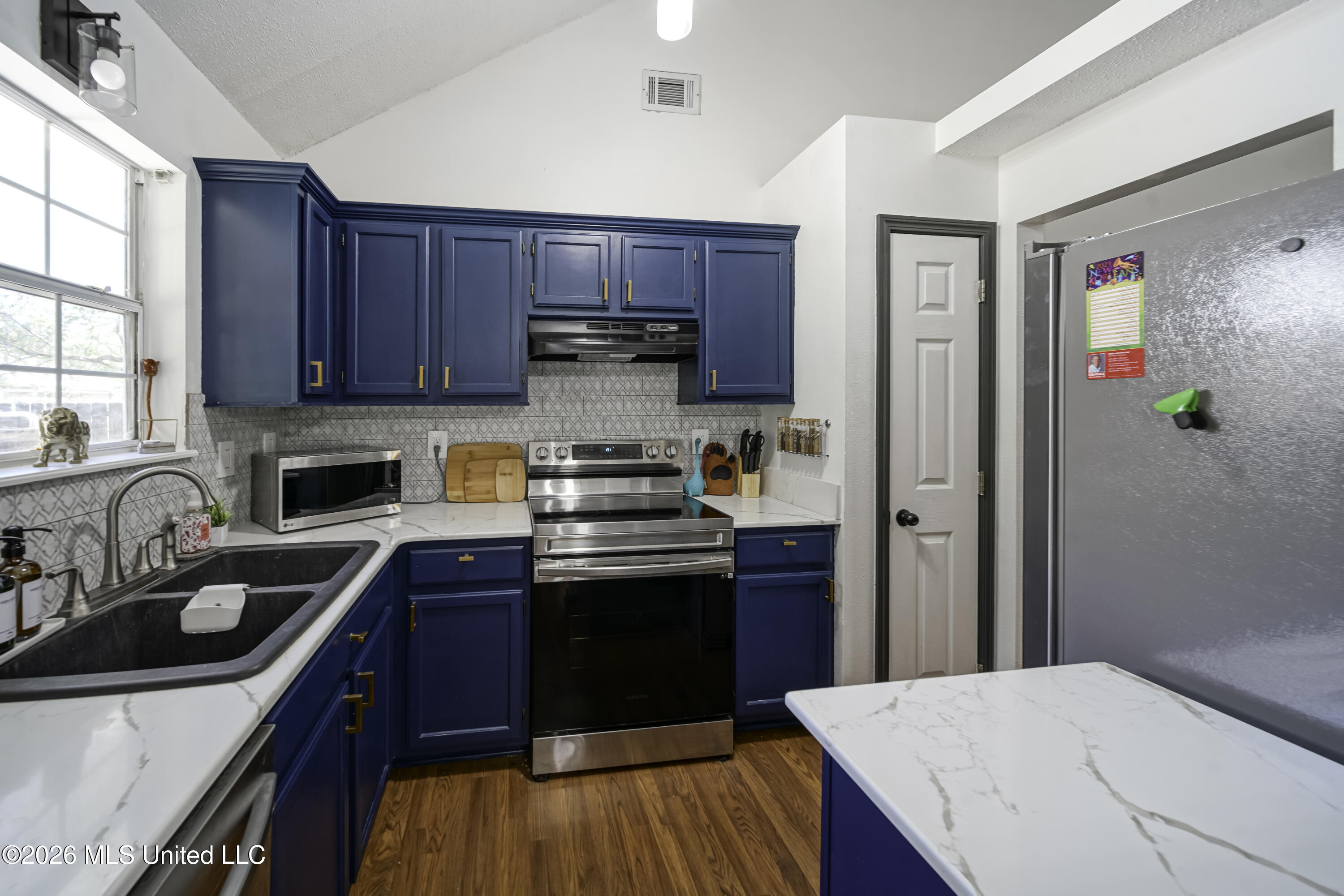 14188 N Country Hills Drive Property Photo 14