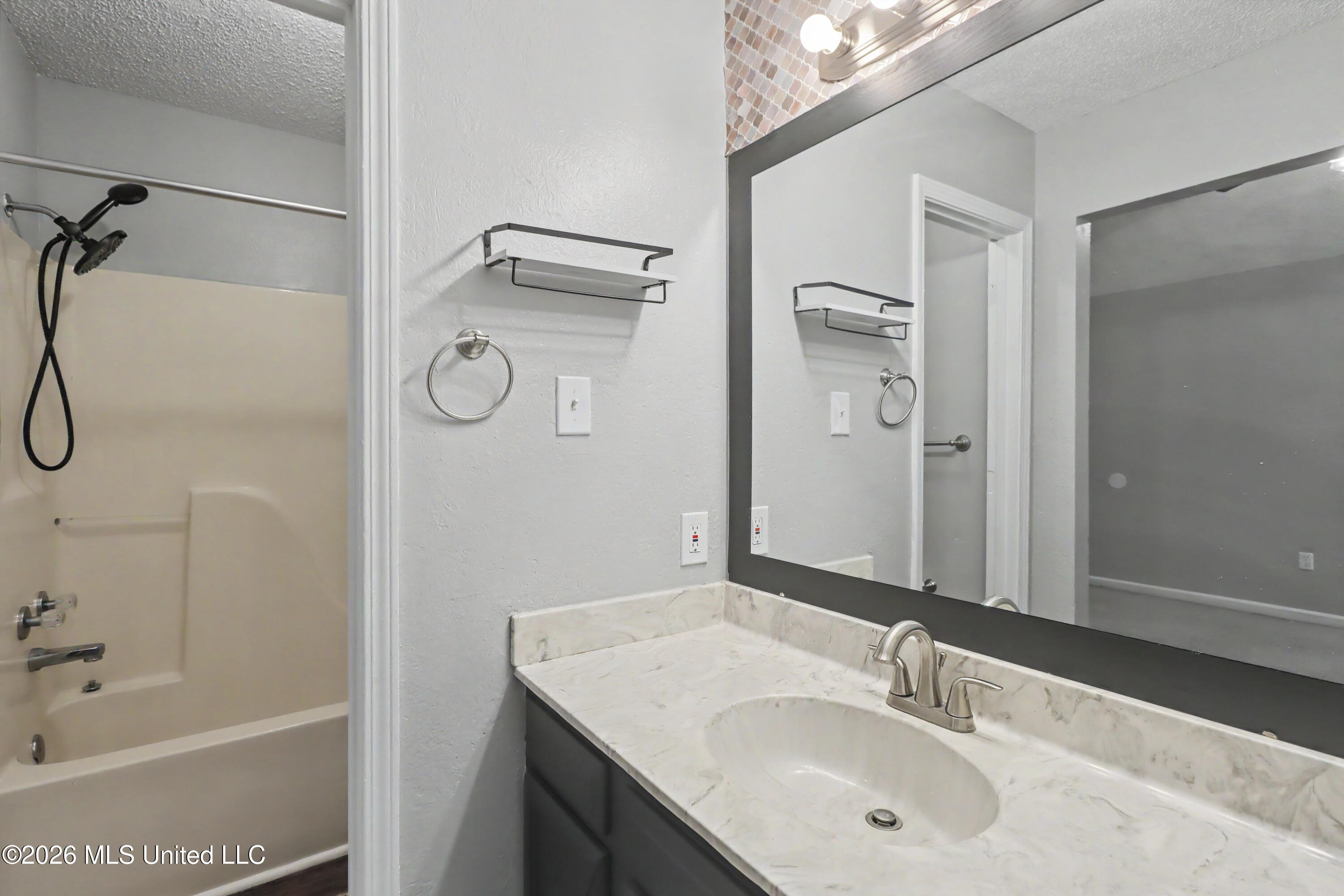 20 Heather Lane Property Photo 6