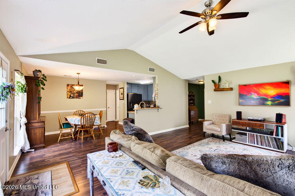 12237 Five Oaks Drive Property Photo 7