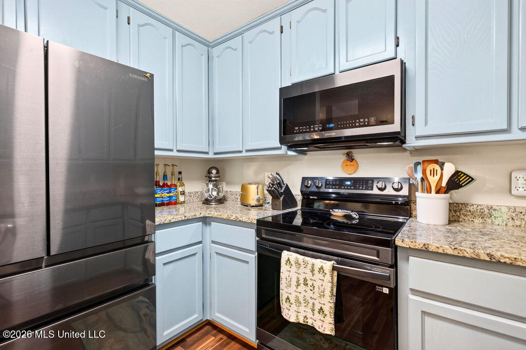 12237 Five Oaks Drive Property Photo 12