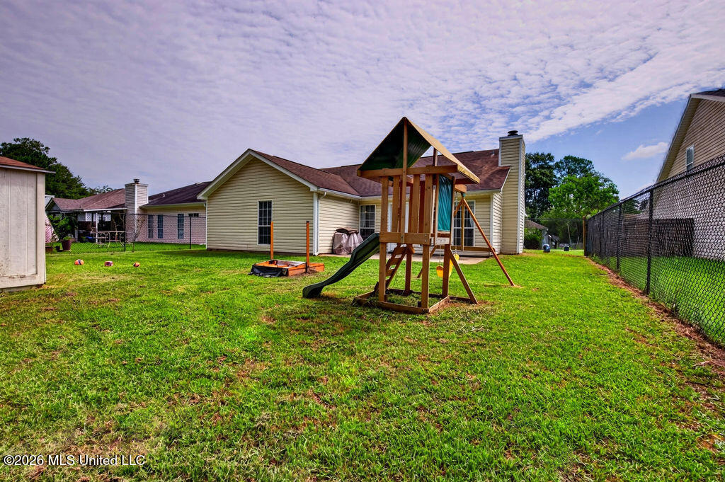 12237 Five Oaks Drive Property Photo 28