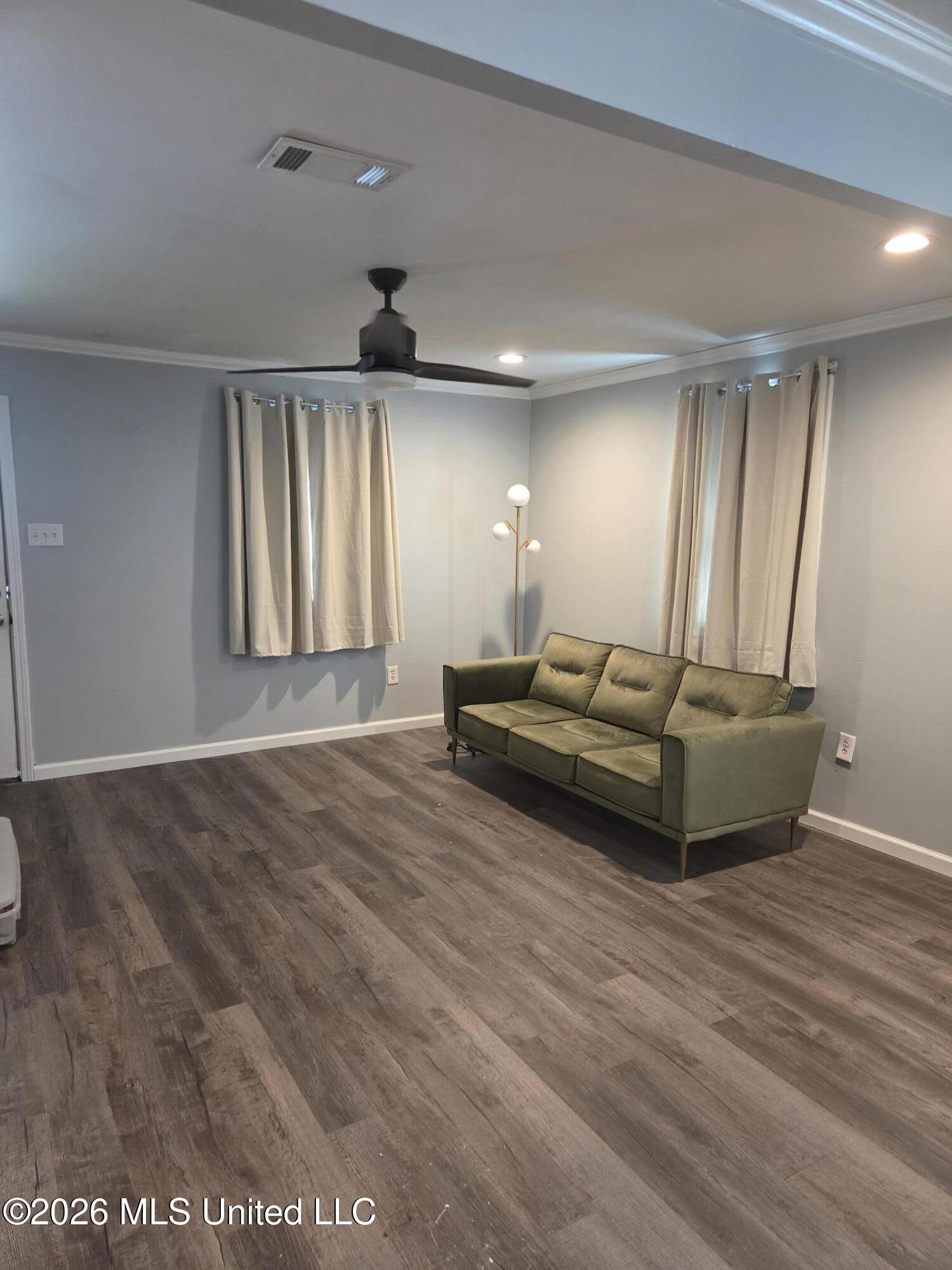 209 Dunlap Street Property Photo 2