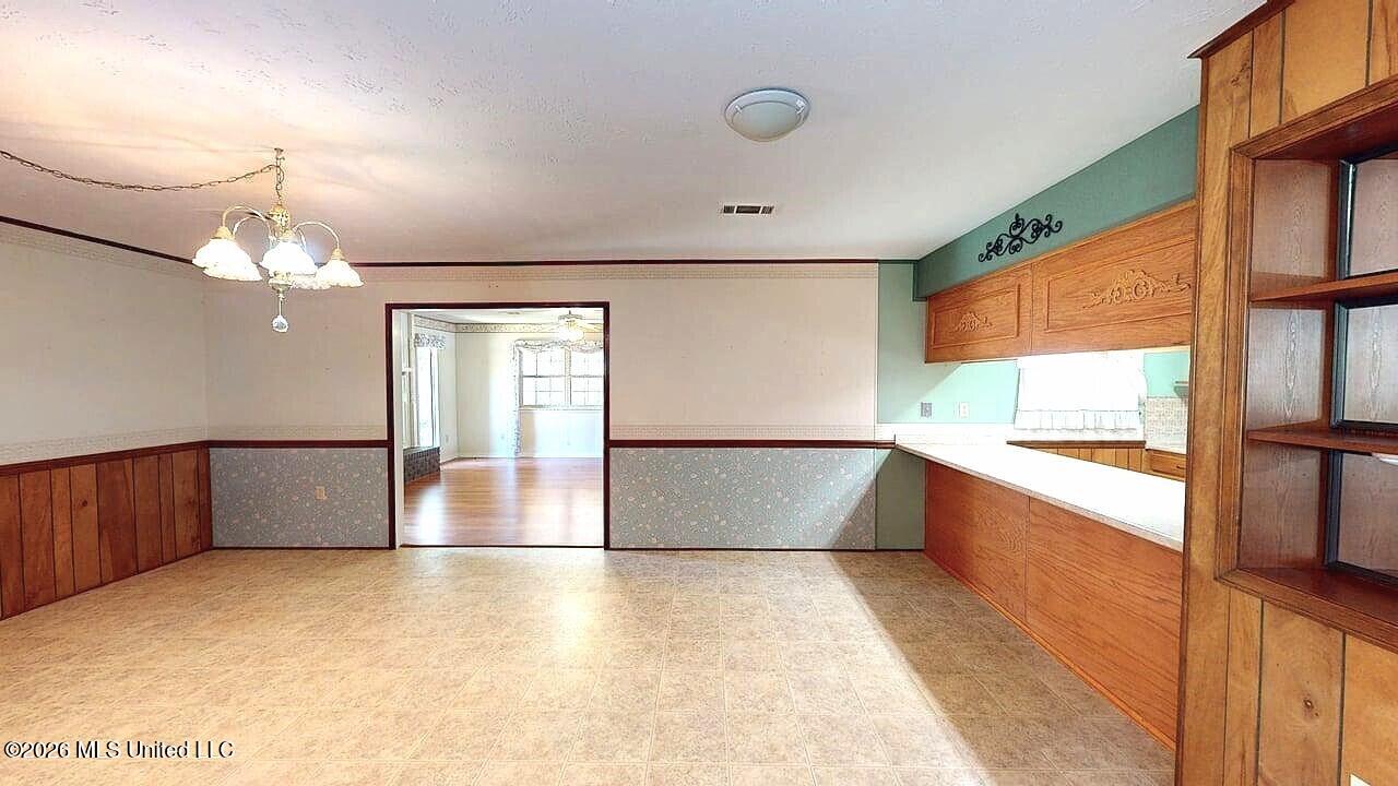 314 Saint Augustine Avenue Property Photo 6