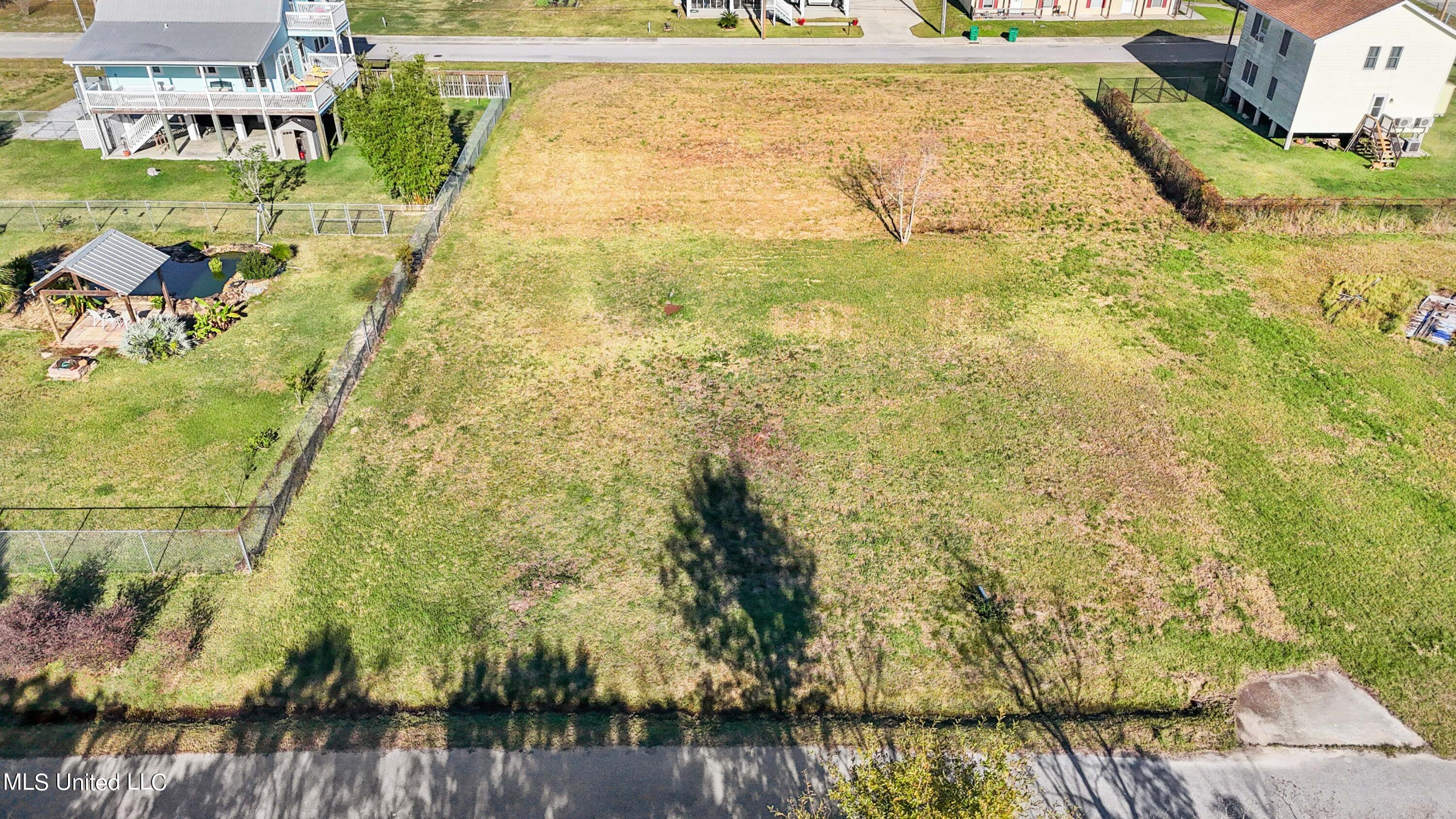 310 Perron Street Property Photo 7