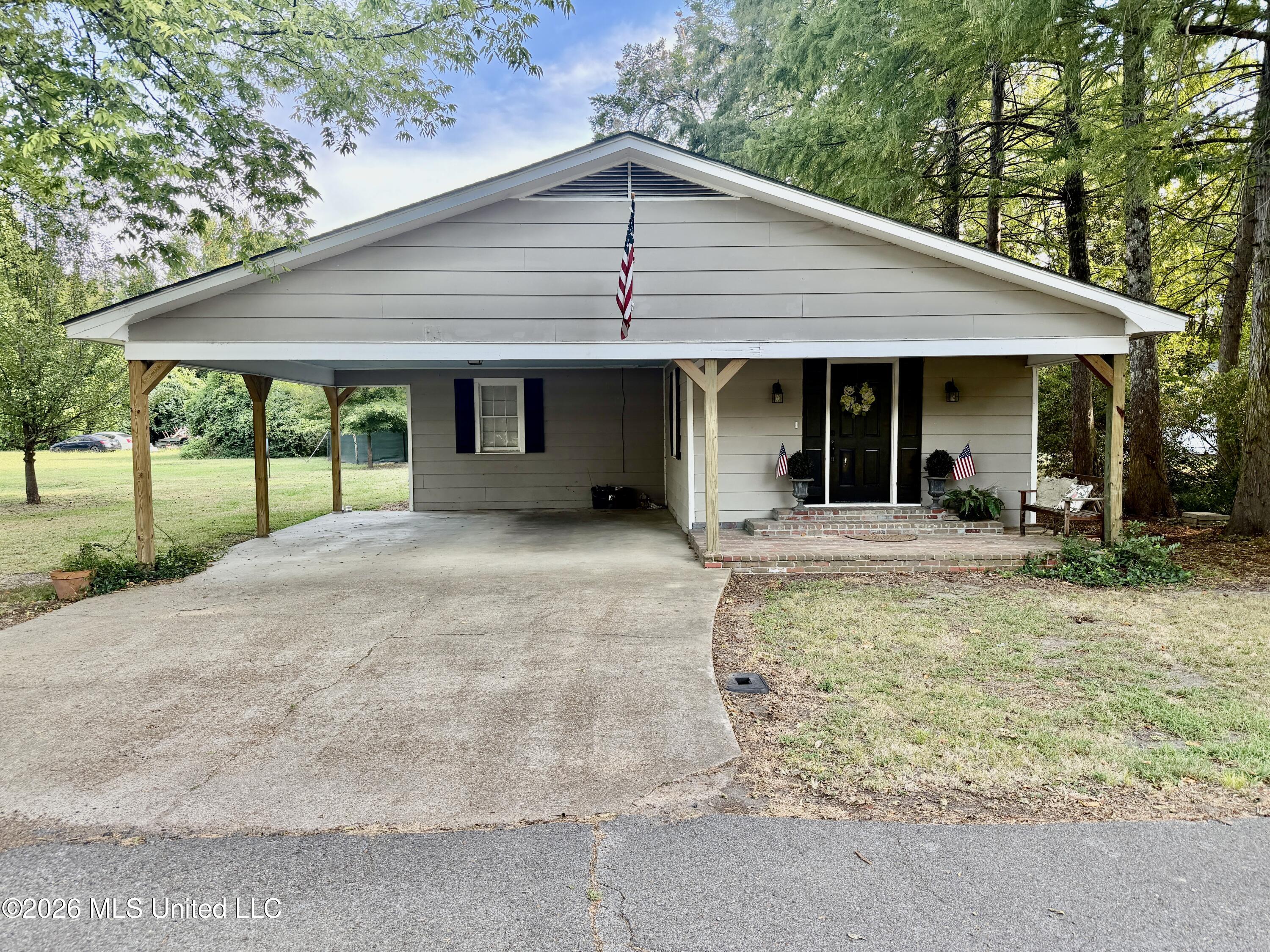 300 Scott Street Property Photo 1