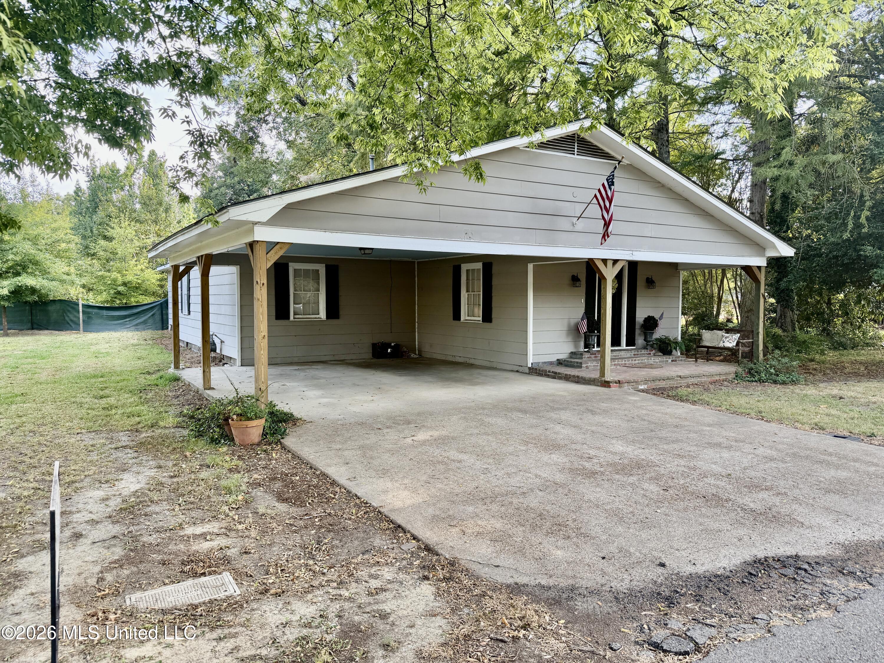 300 Scott Street Property Photo 2