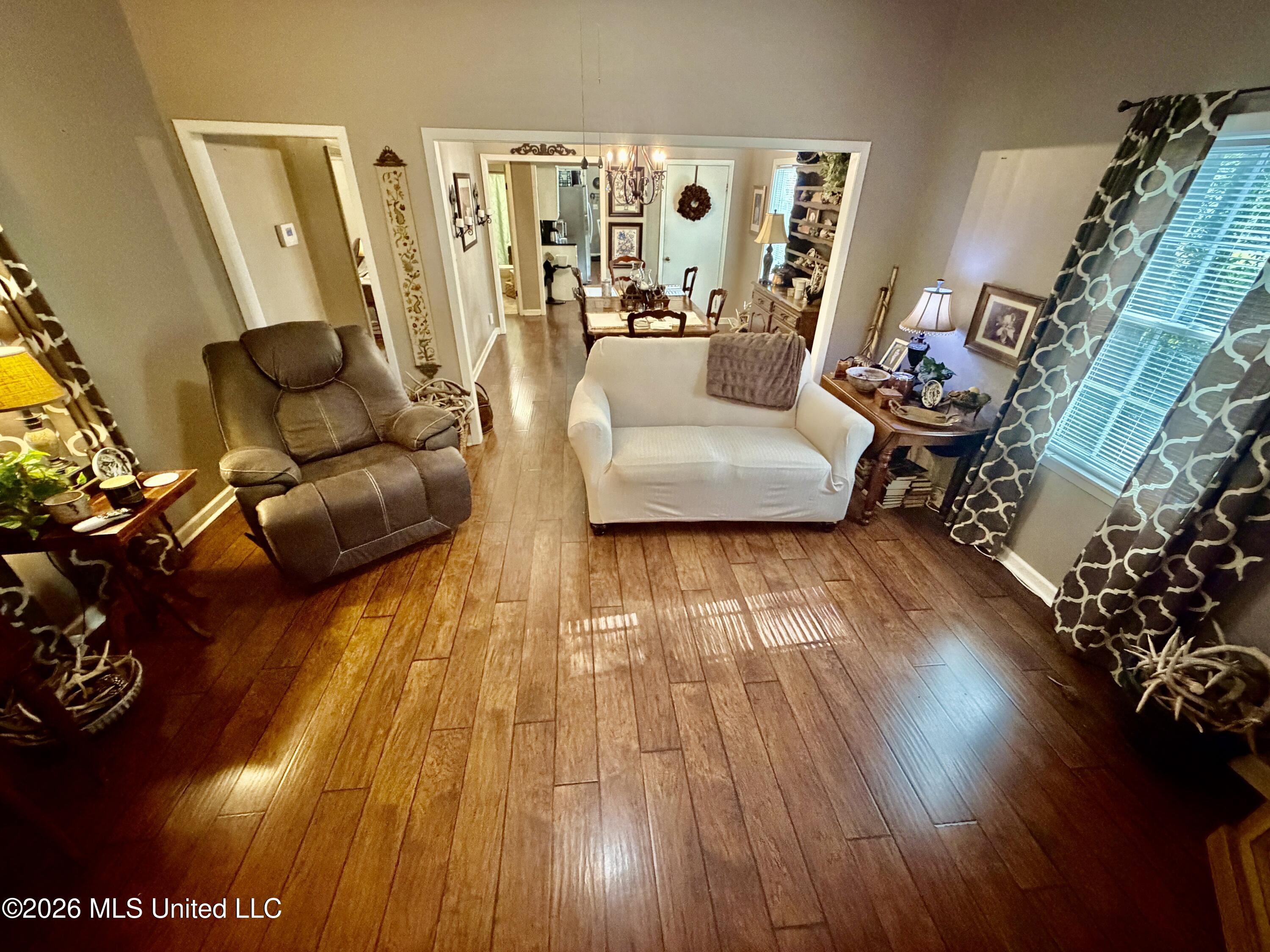 300 Scott Street Property Photo 4
