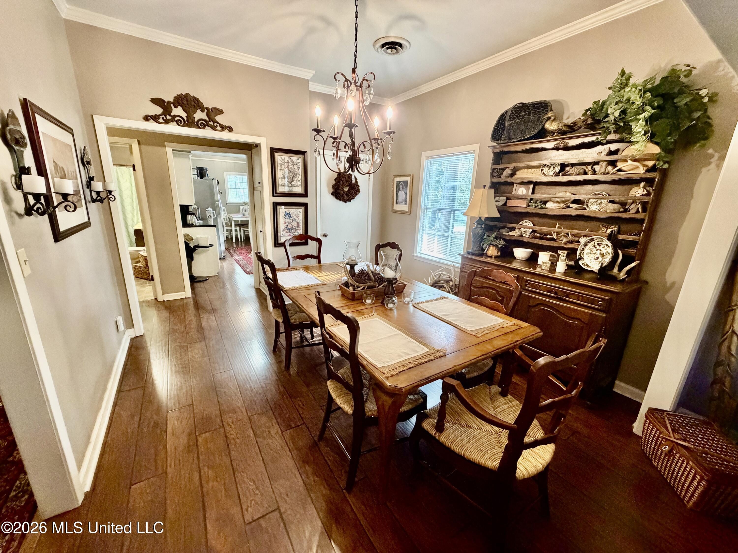 300 Scott Street Property Photo 5