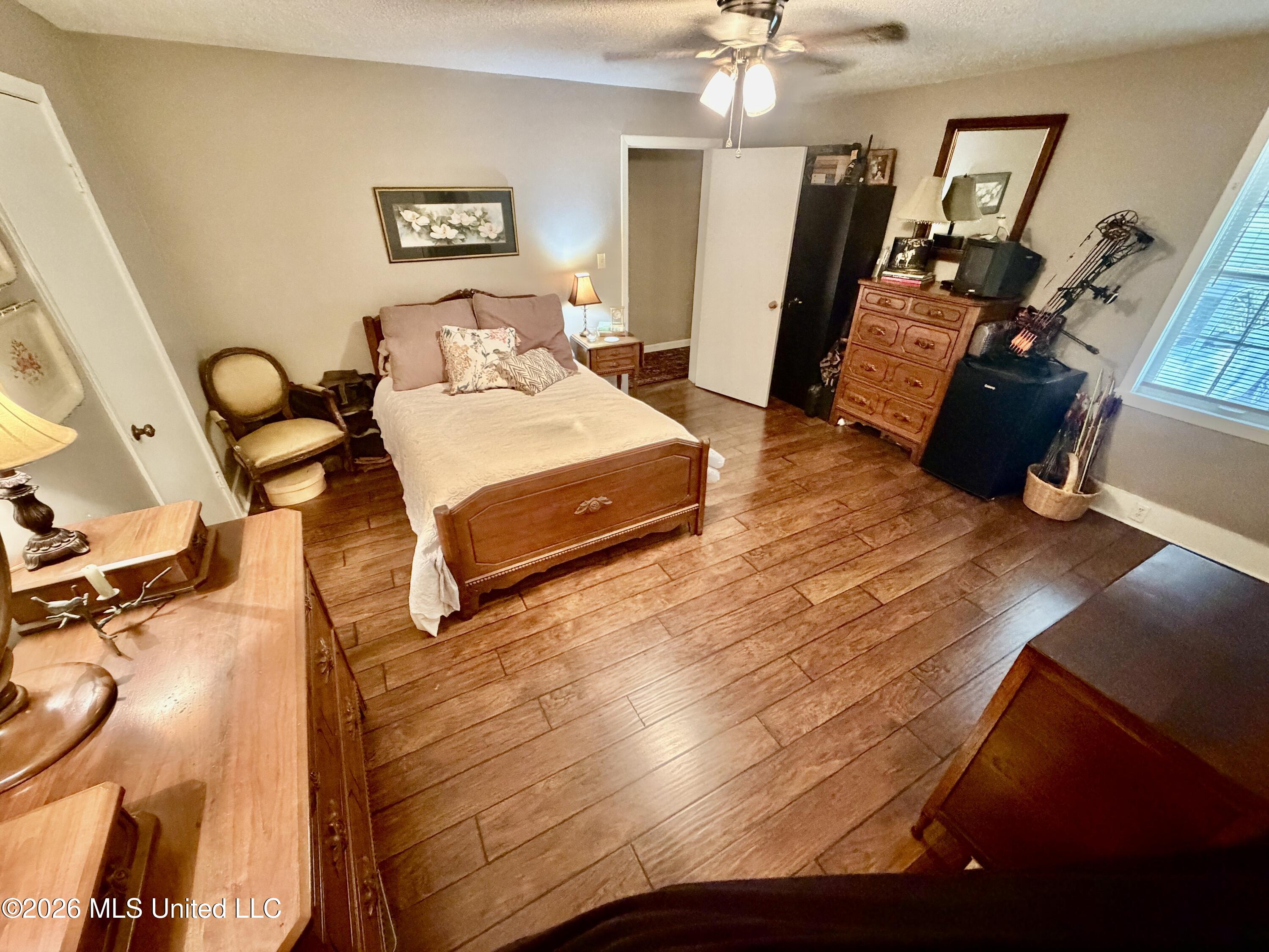 300 Scott Street Property Photo 10