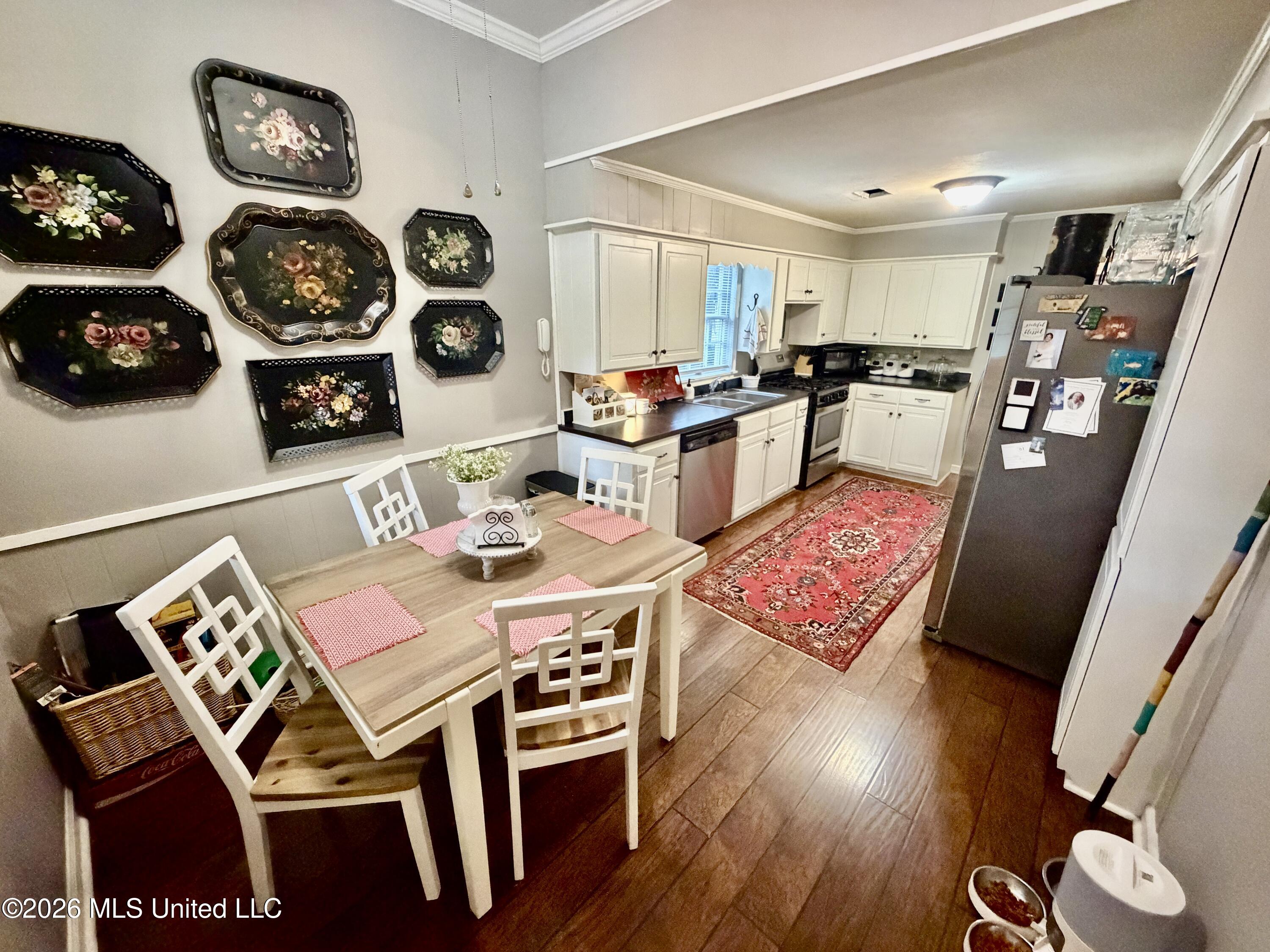 300 Scott Street Property Photo 15