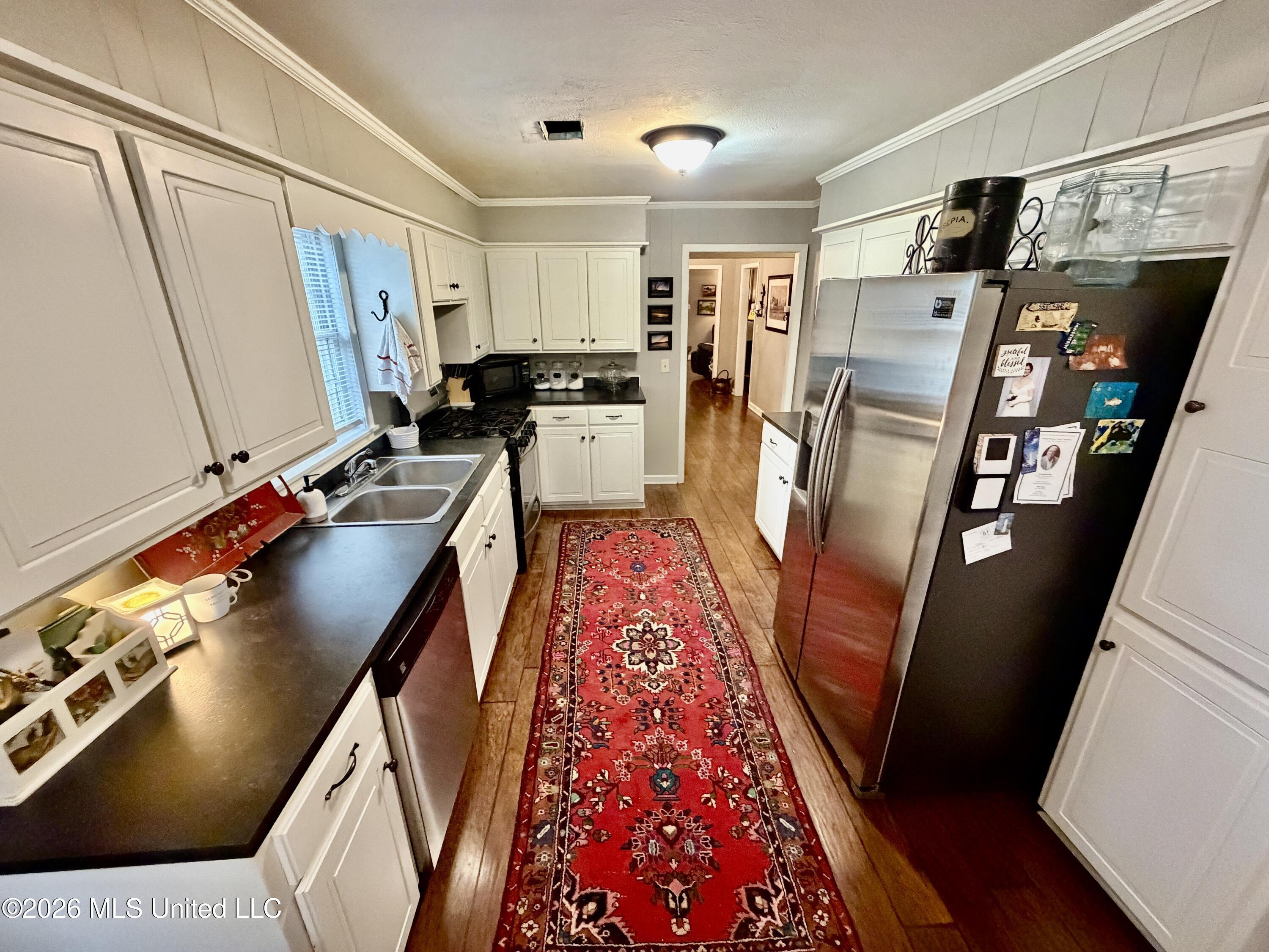 300 Scott Street Property Photo 17