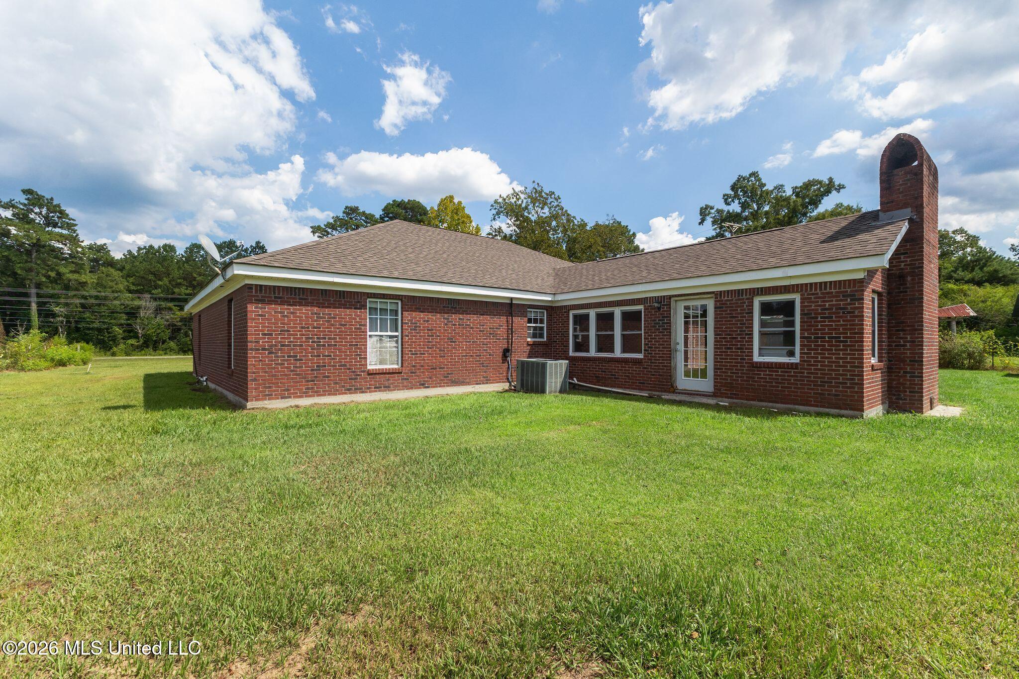 759 Lavelle Ladner Road Property Photo 6