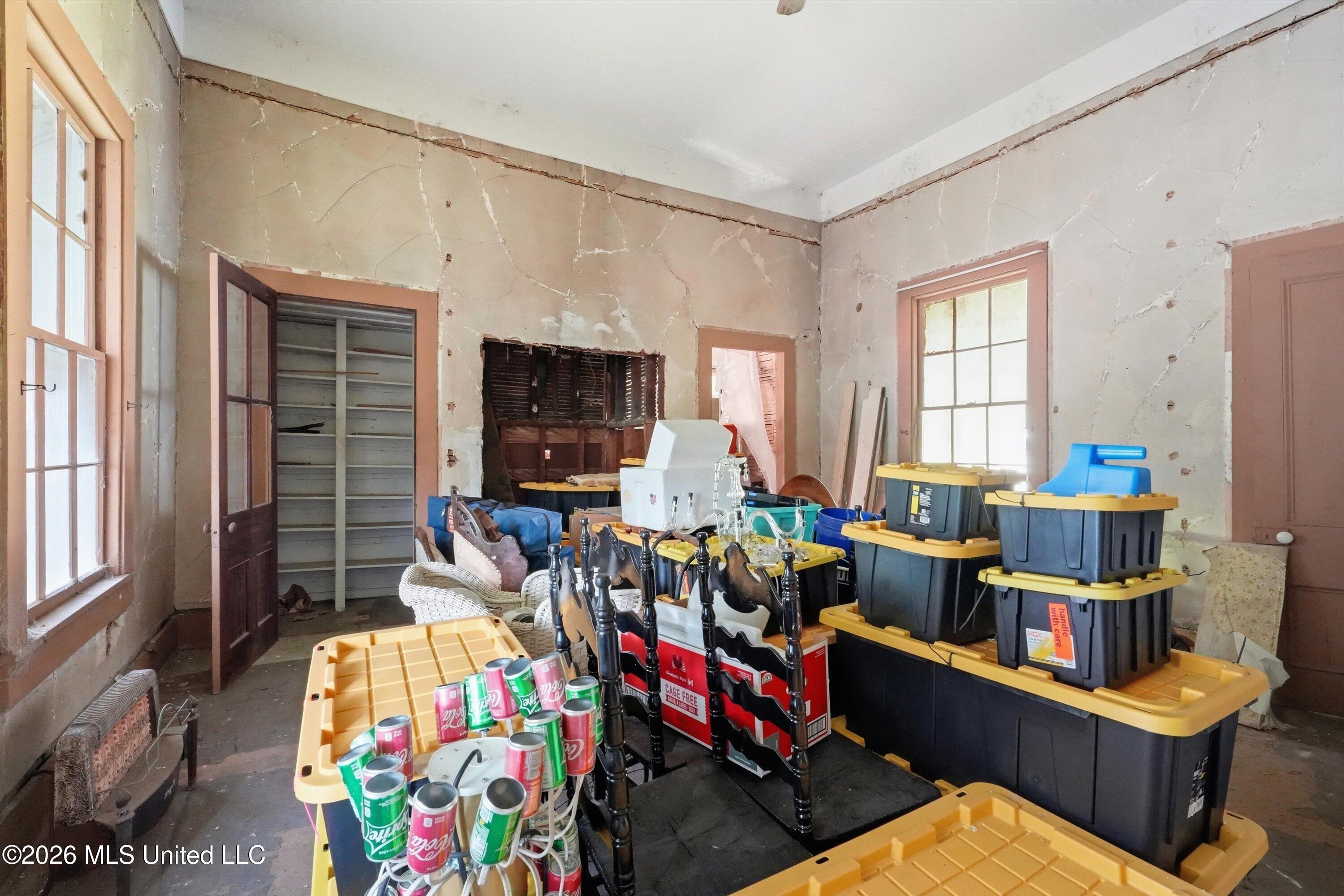 308 E Marion Avenue Property Photo 9