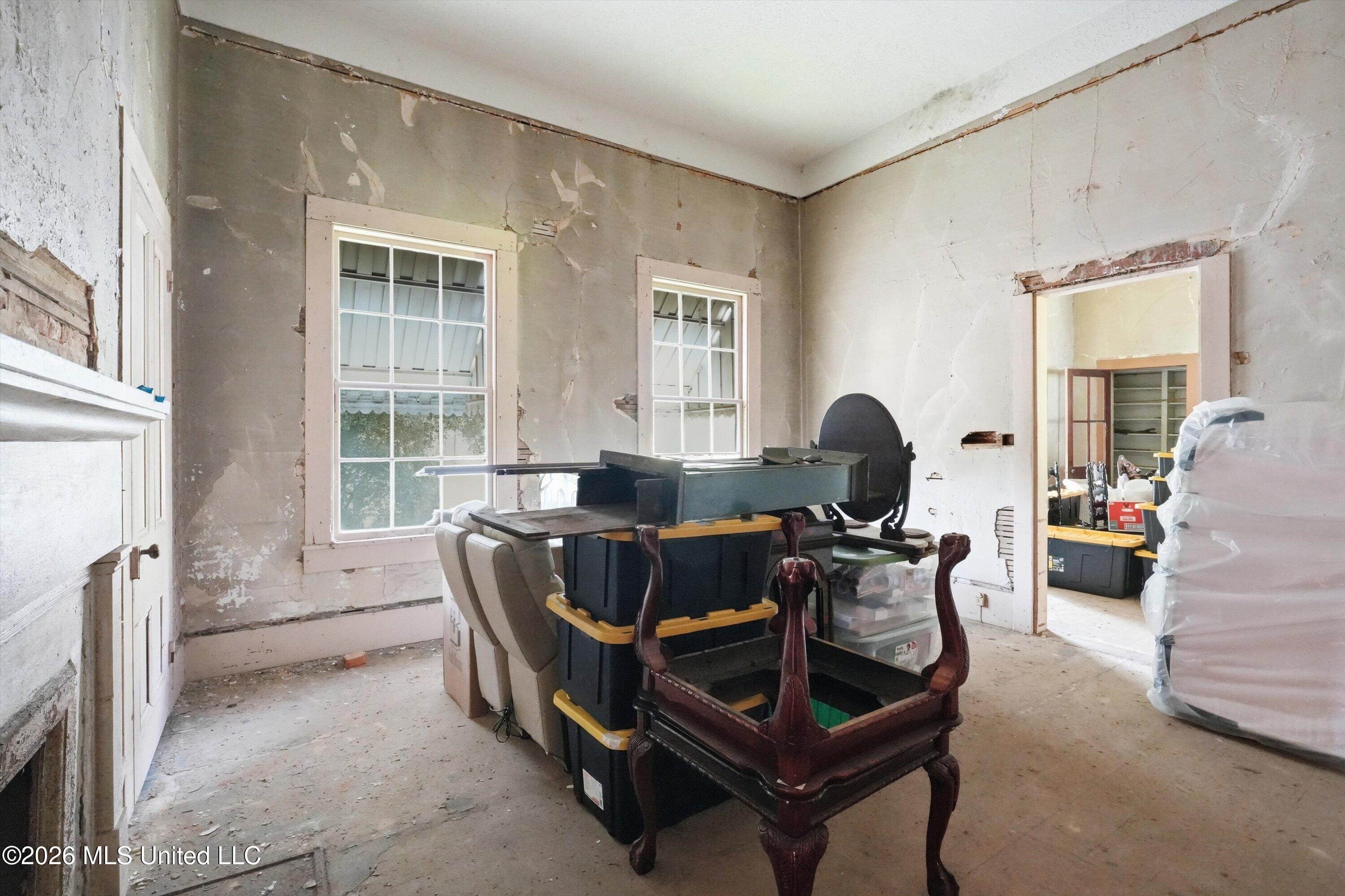308 E Marion Avenue Property Photo 11