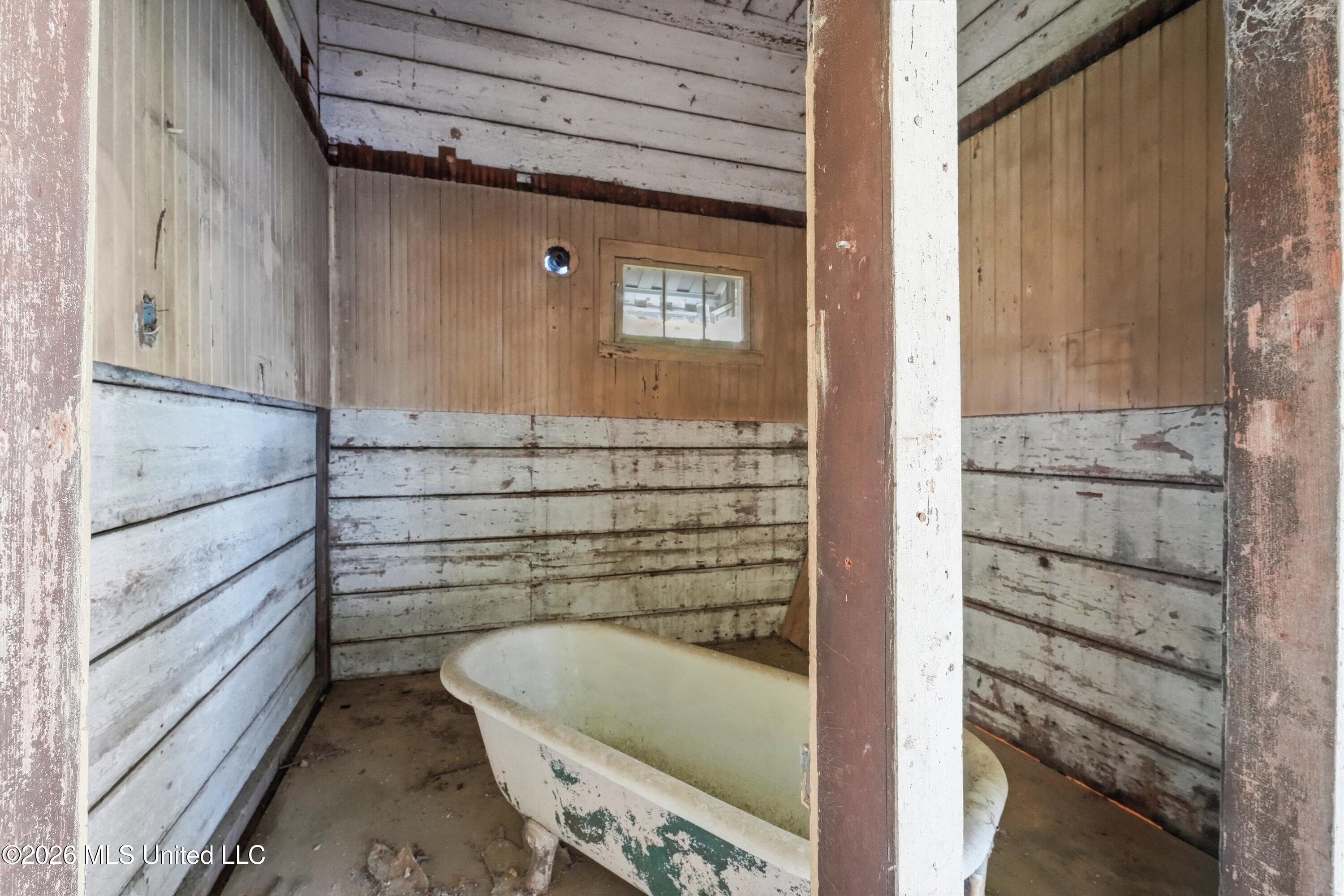 308 E Marion Avenue Property Photo 13