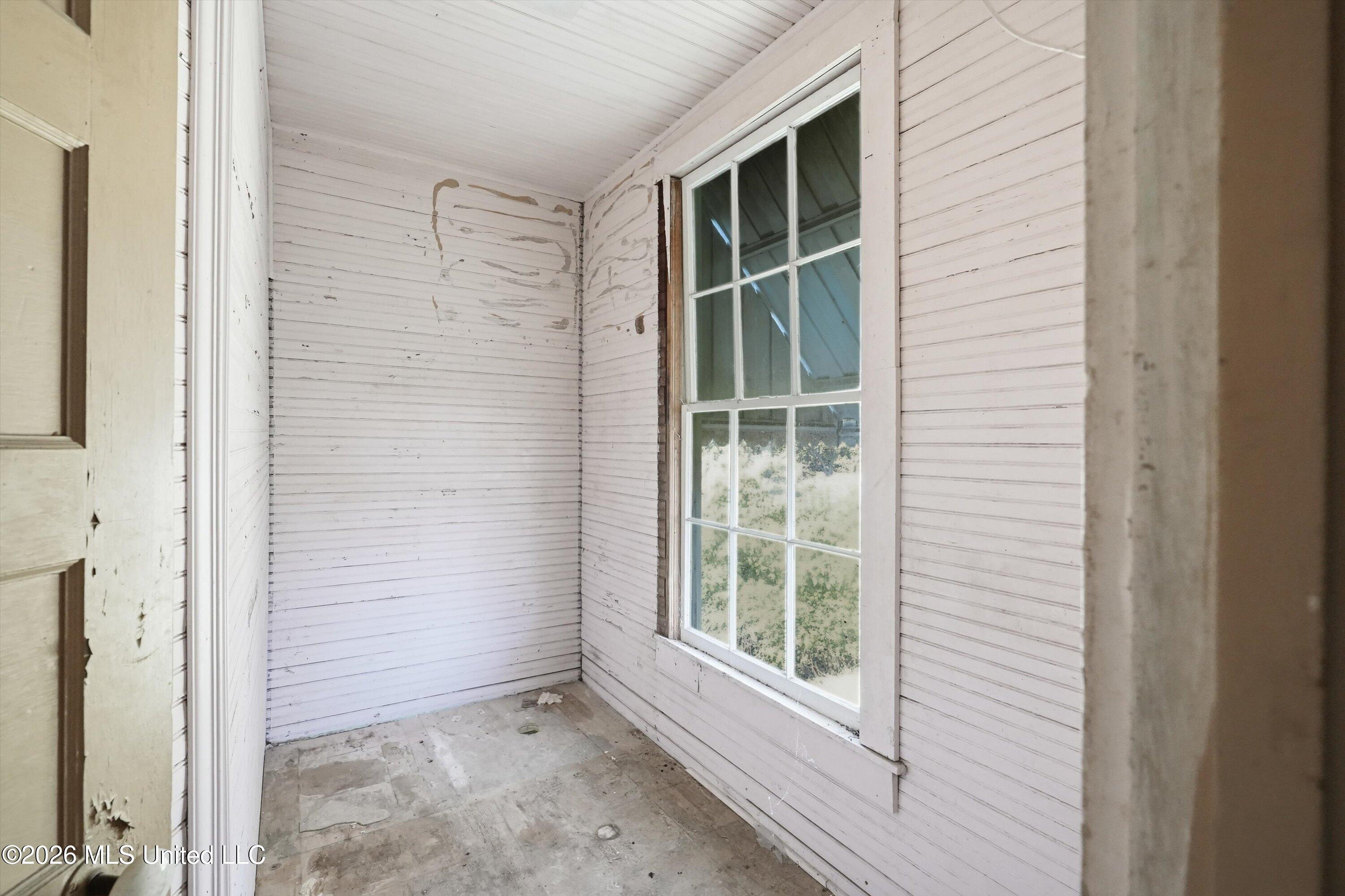 308 E Marion Avenue Property Photo 21