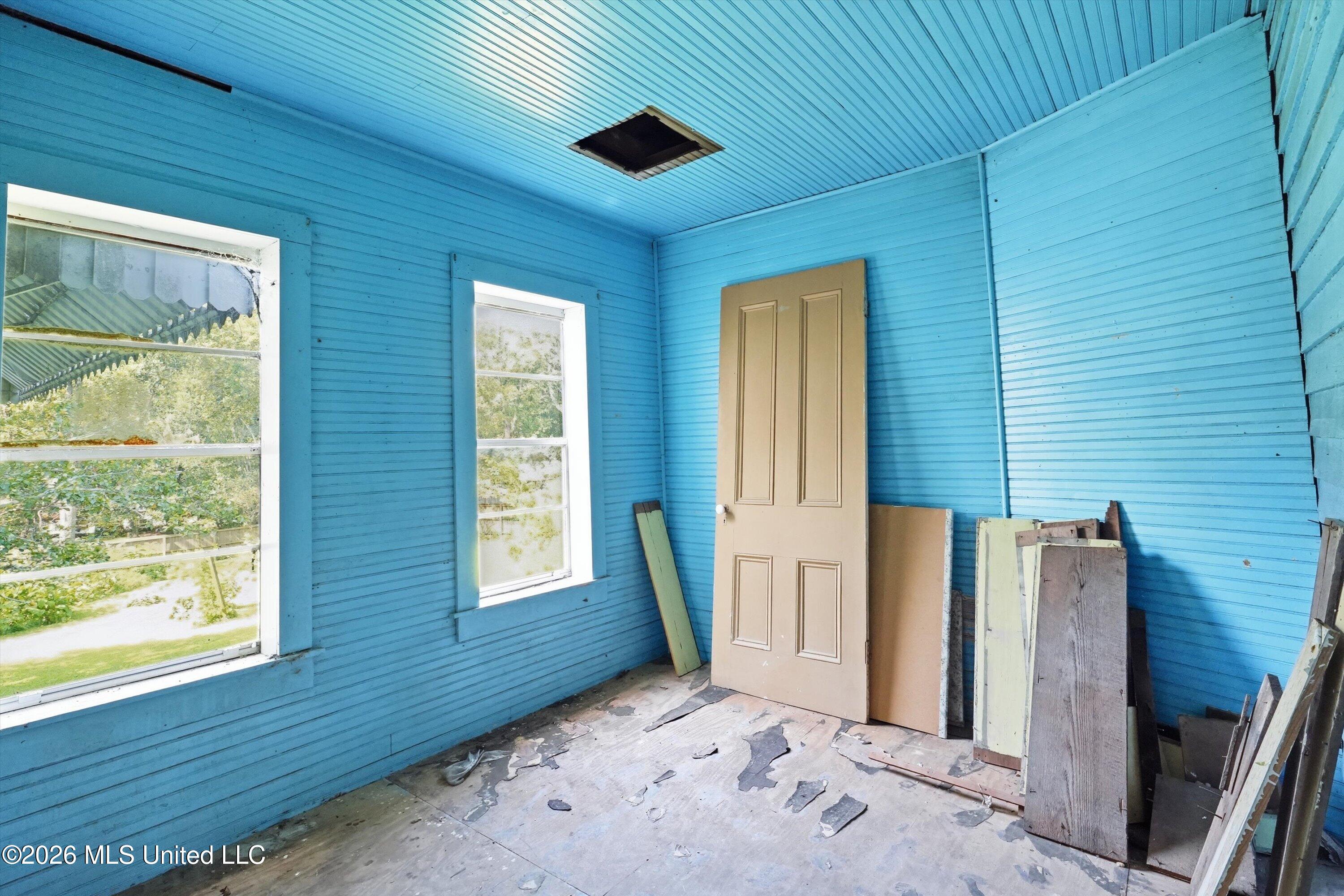 308 E Marion Avenue Property Photo 22