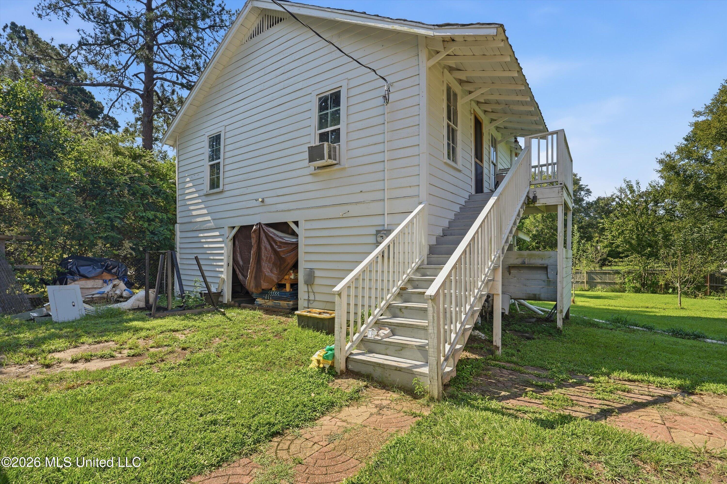 308 E Marion Avenue Property Photo 25