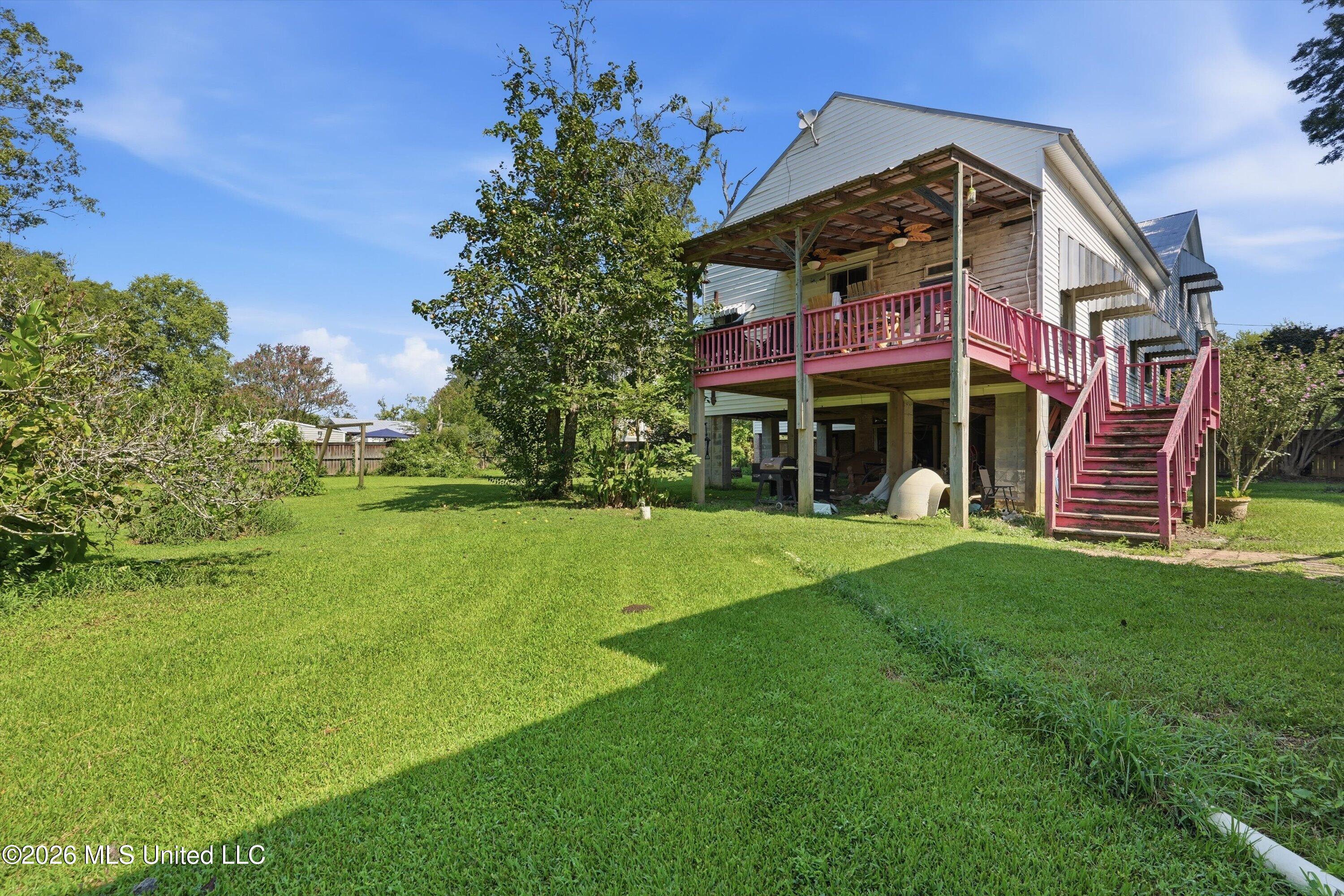 308 E Marion Avenue Property Photo 40