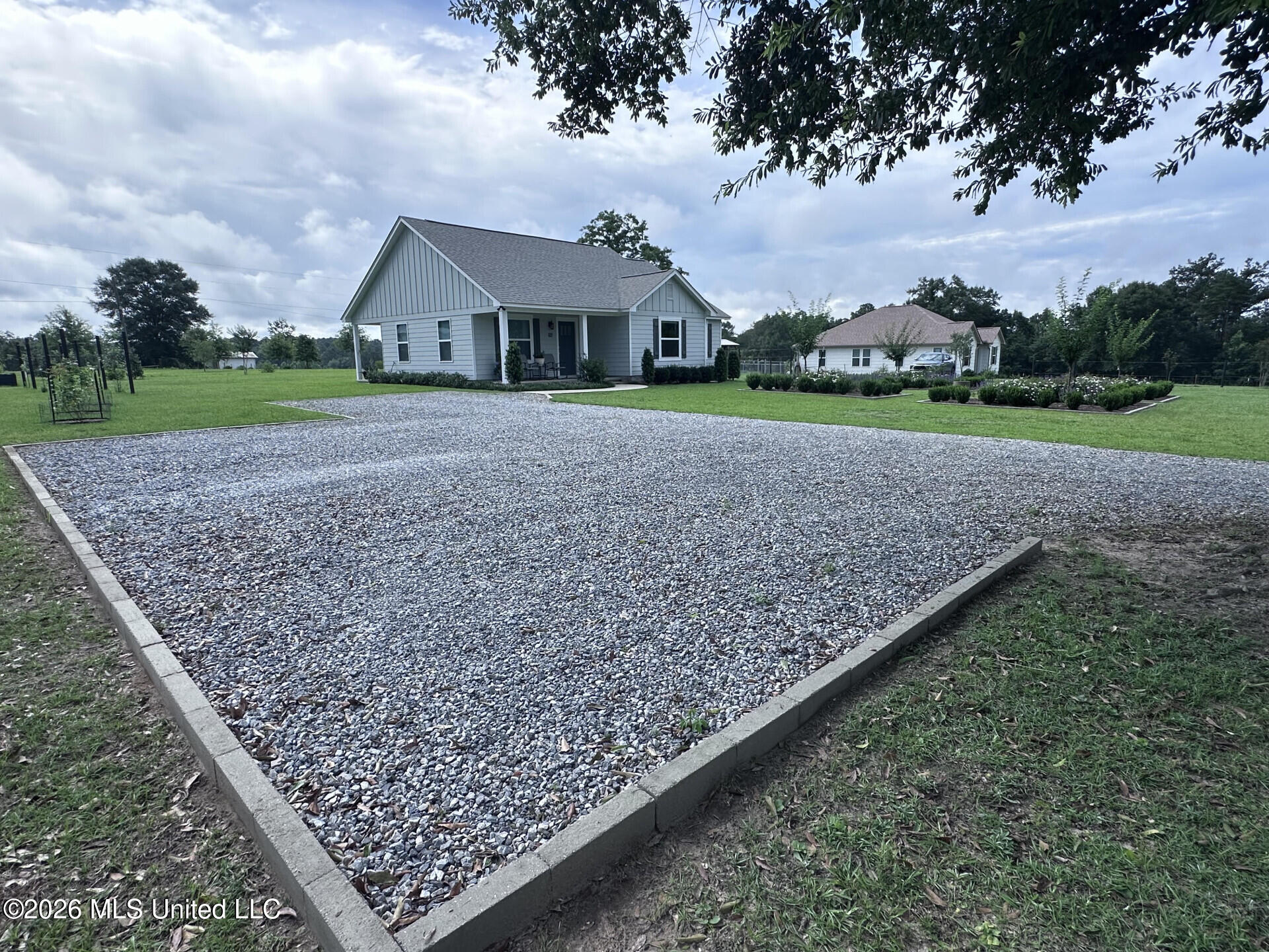 122 Green Road Property Photo 3