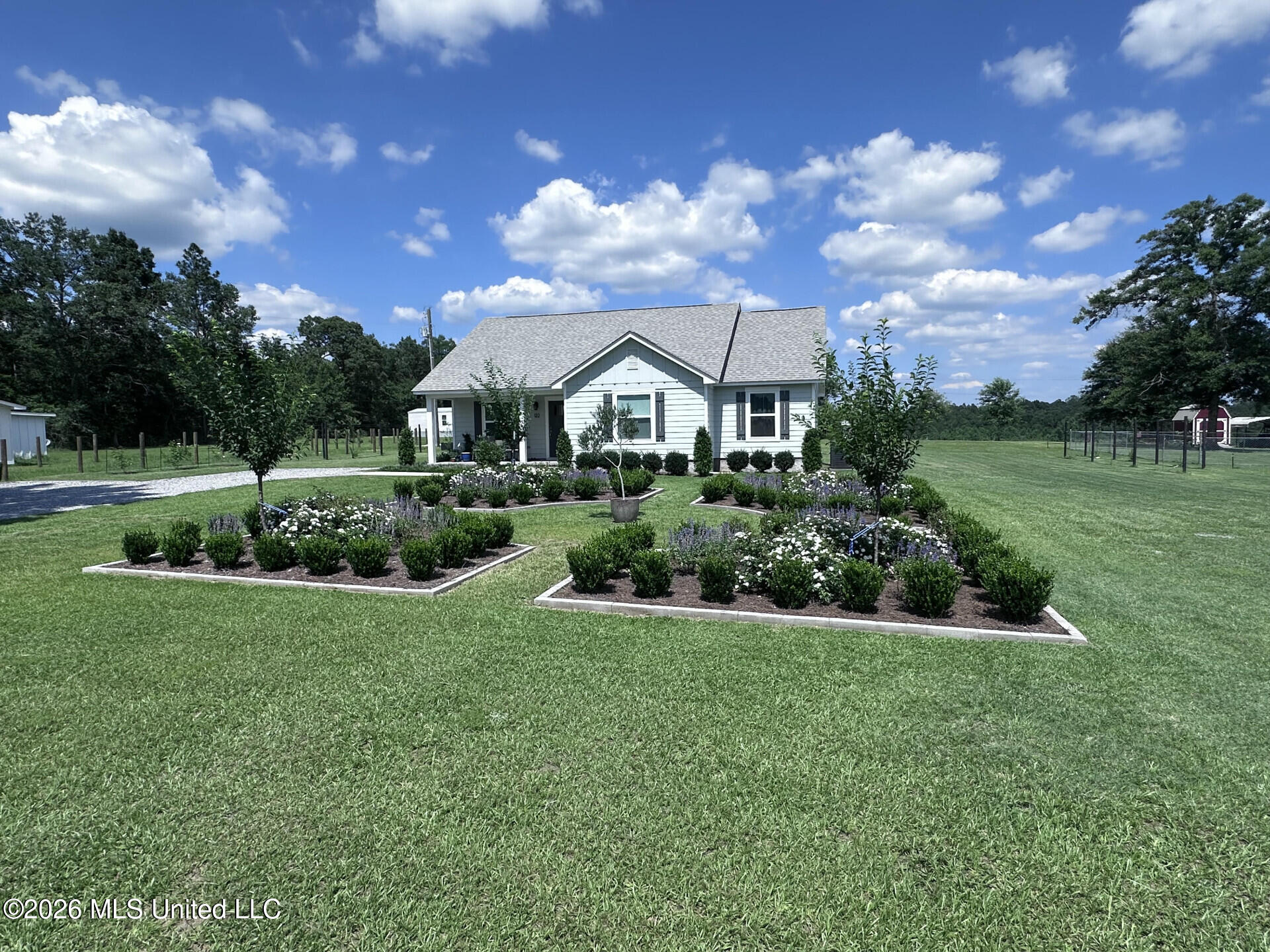 122 Green Road Property Photo 4