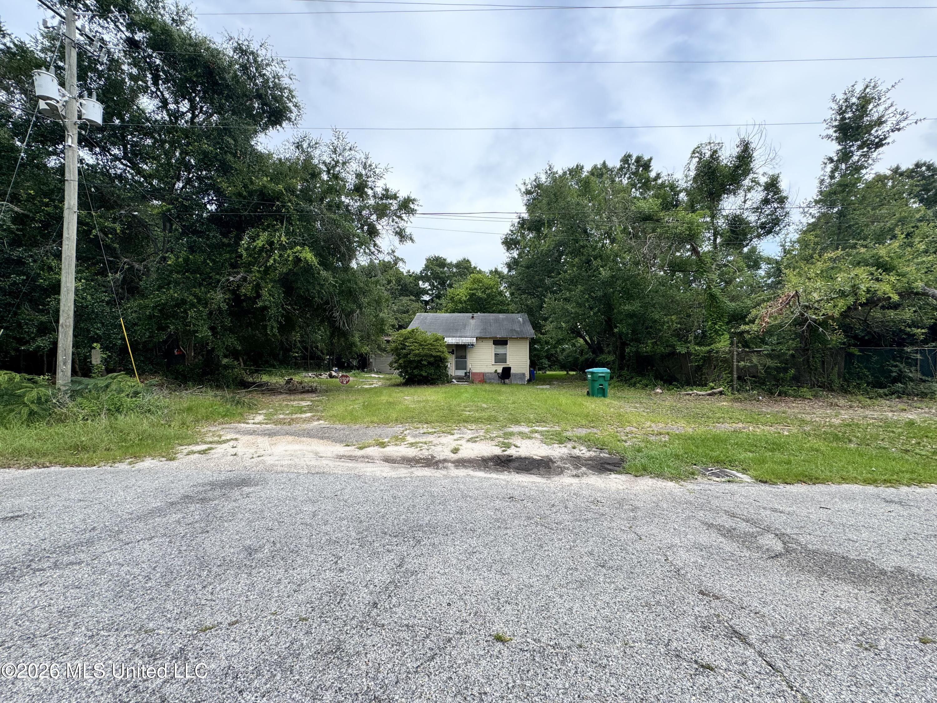 1918 Pass Road Property Photo 5
