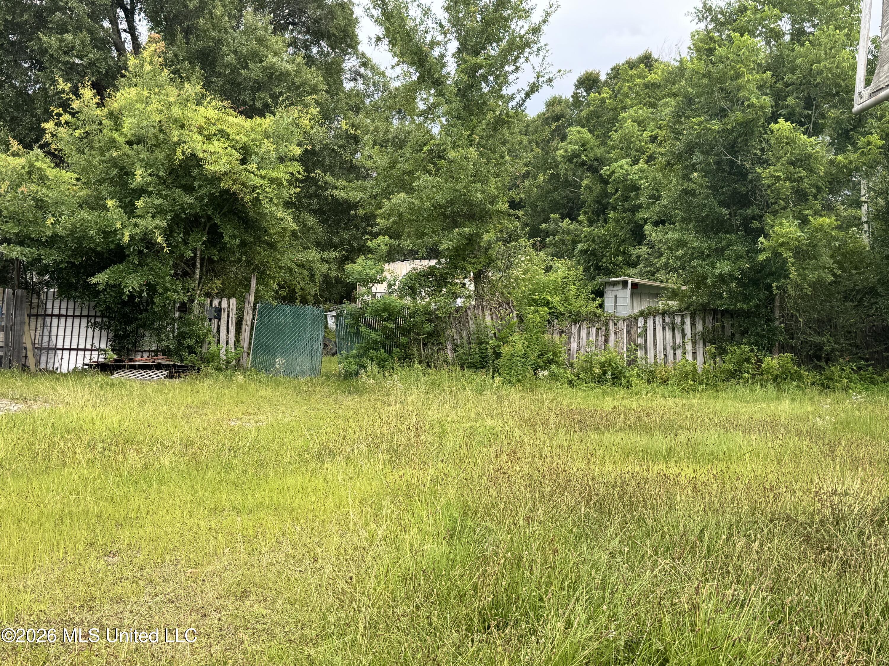 1918 Pass Road Property Photo 6