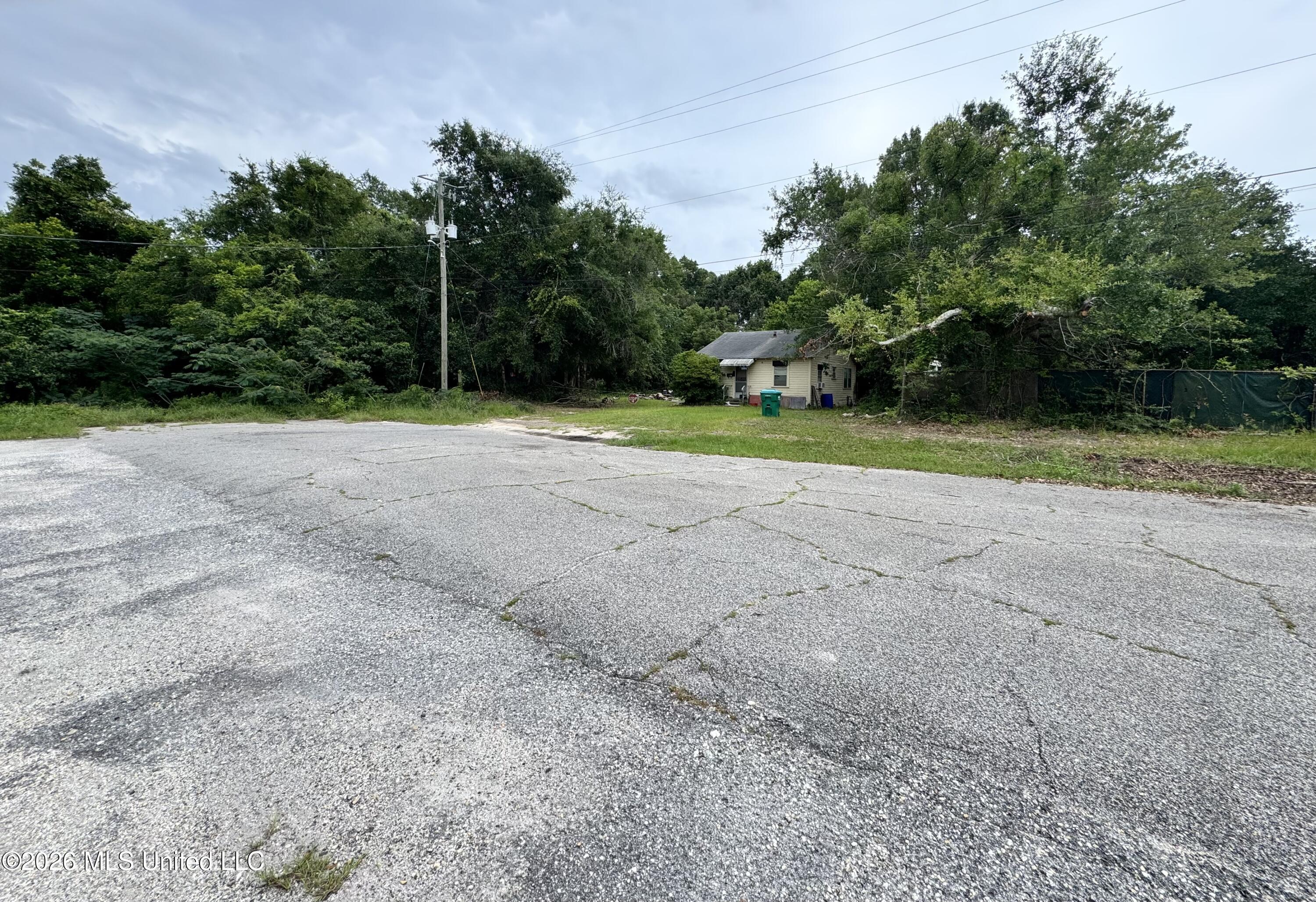1918 Pass Road Property Photo 12