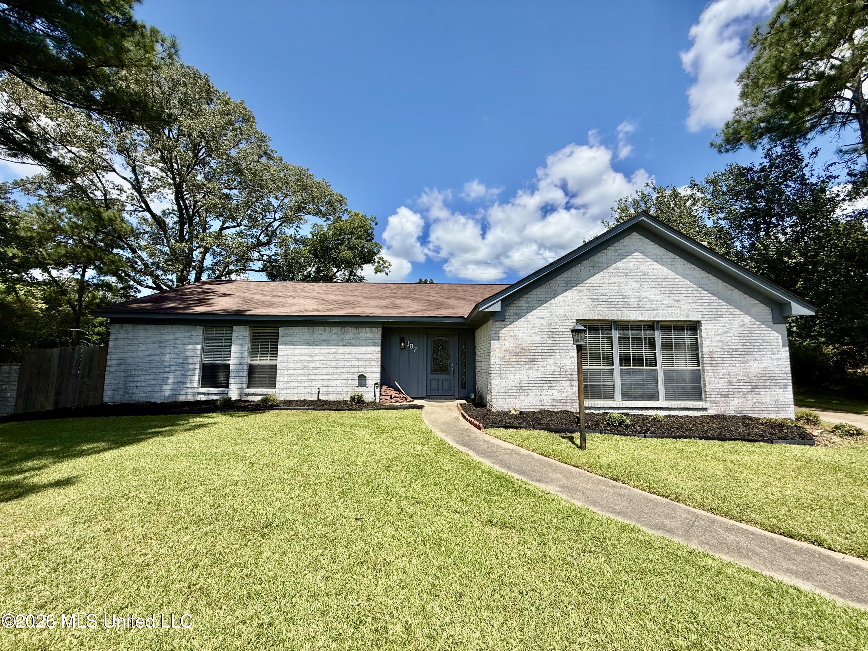 107 Diane Place Property Photo 1