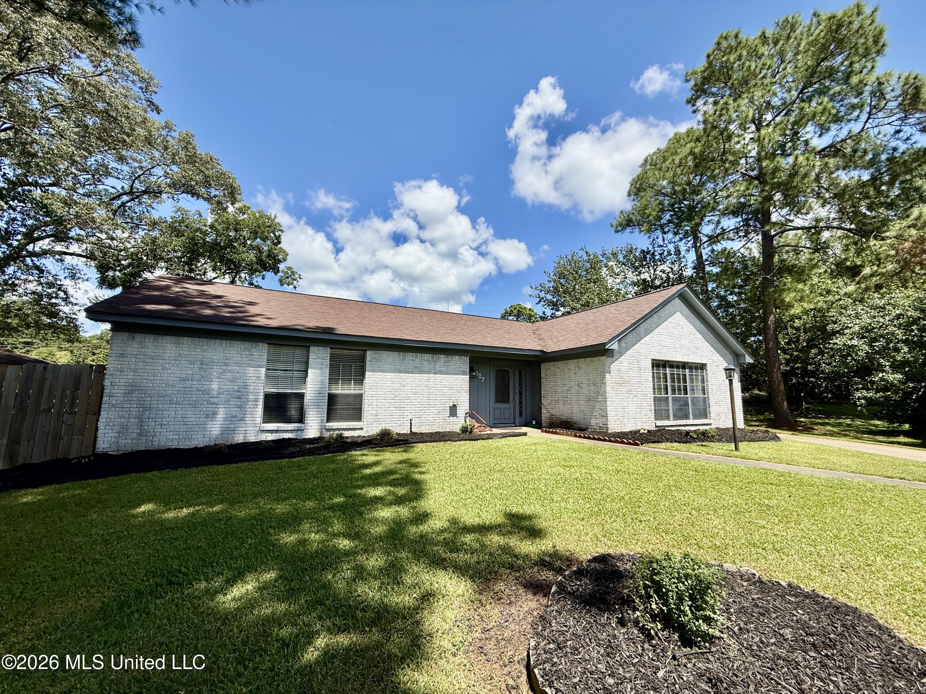 107 Diane Place Property Photo 2