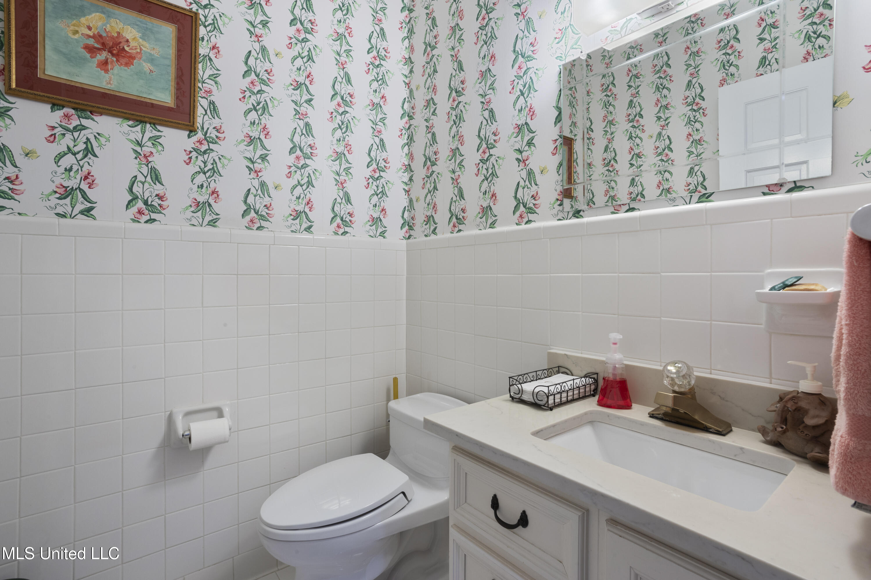 923 E Scenic Drive Property Photo 67