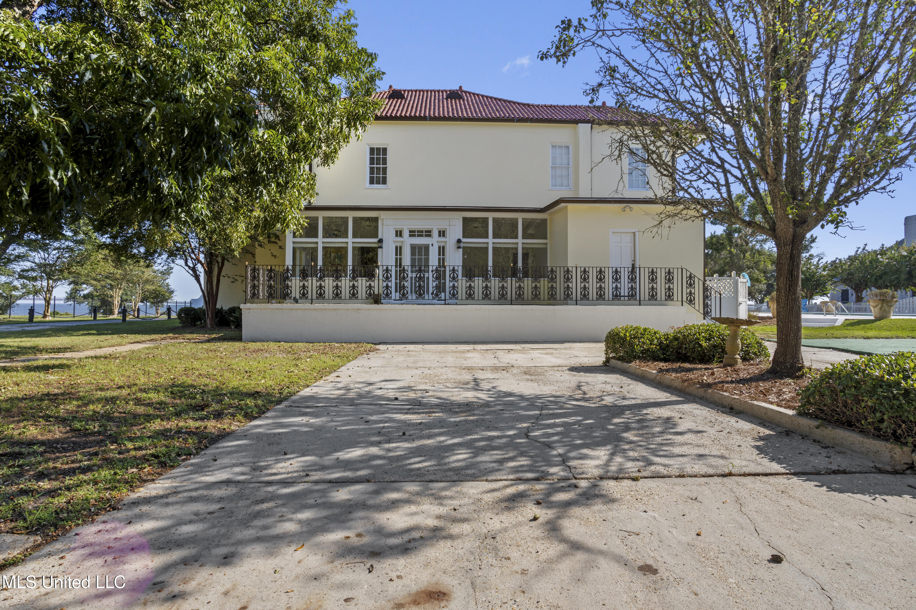 923 E Scenic Drive Property Photo 75
