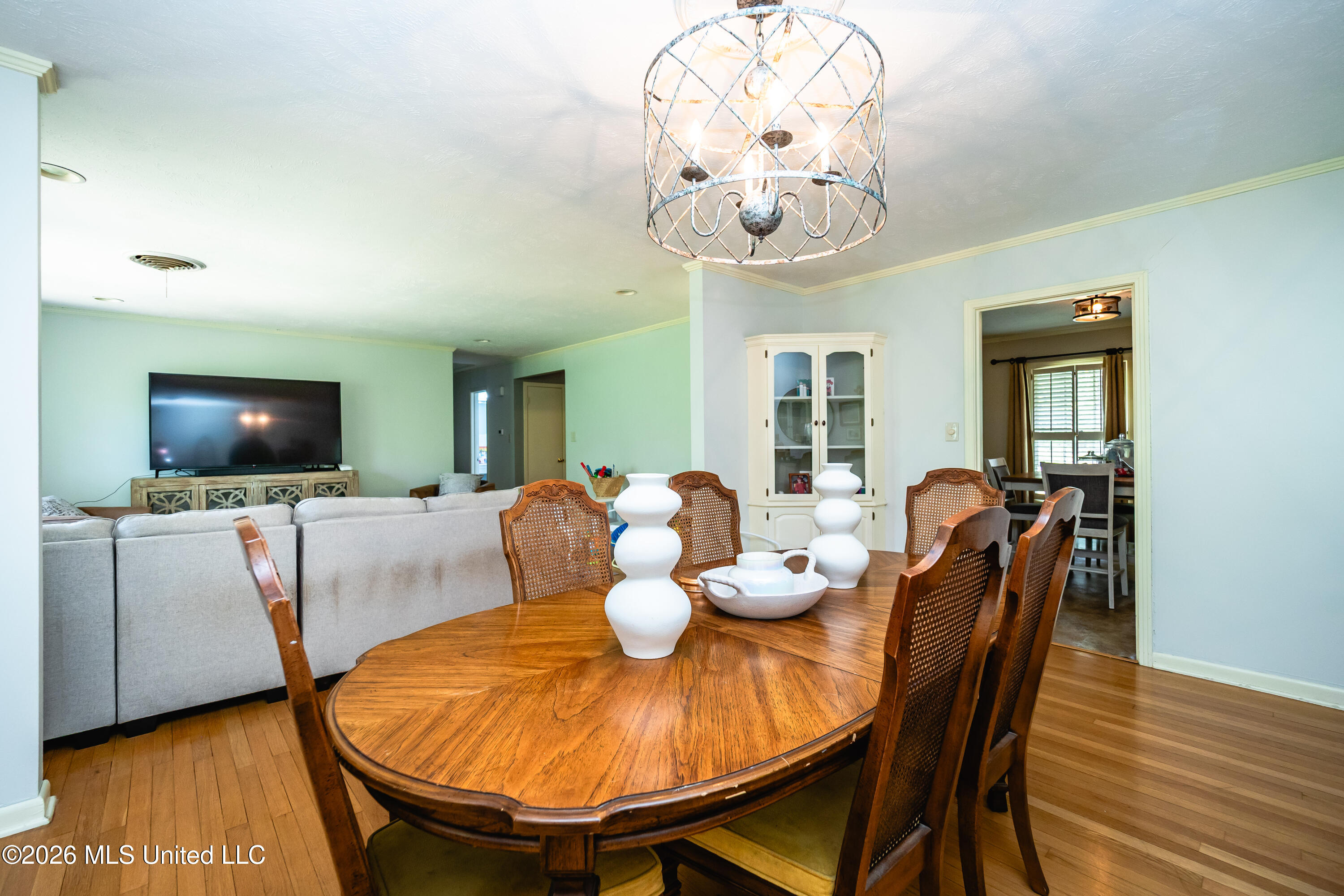 1918 Bellewood Drive Property Photo 7