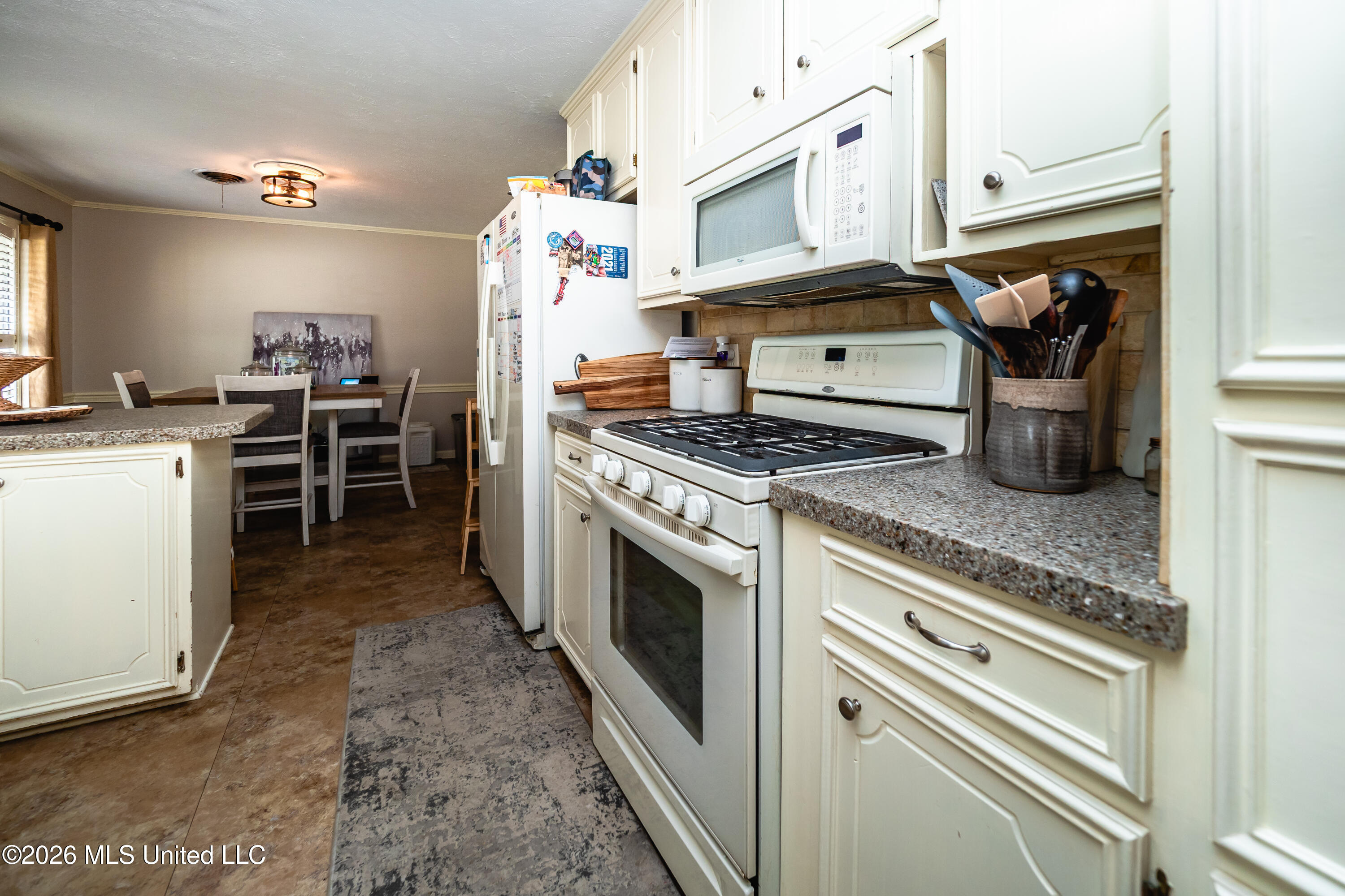1918 Bellewood Drive Property Photo 13