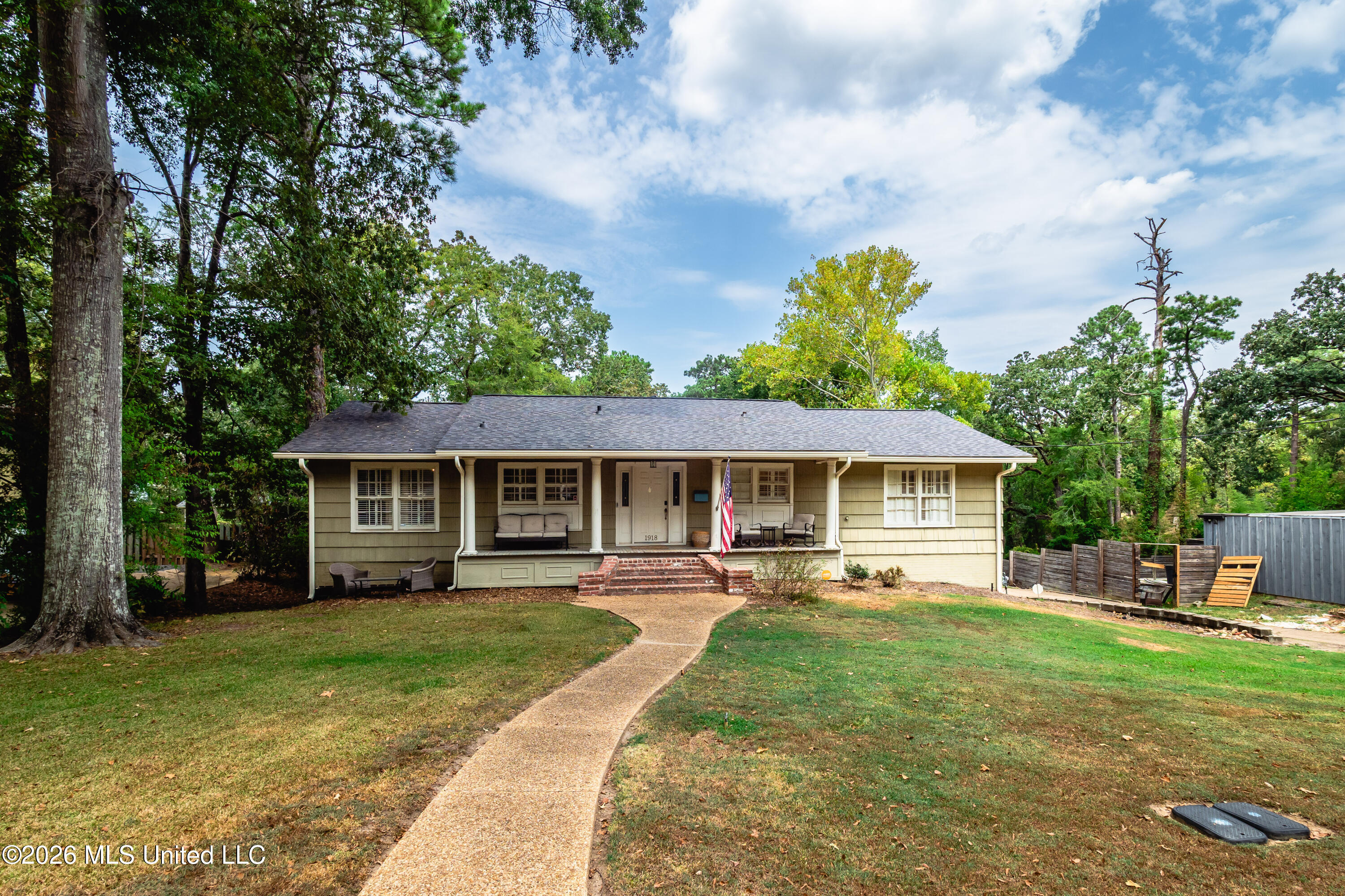 1918 Bellewood Drive Property Photo 31