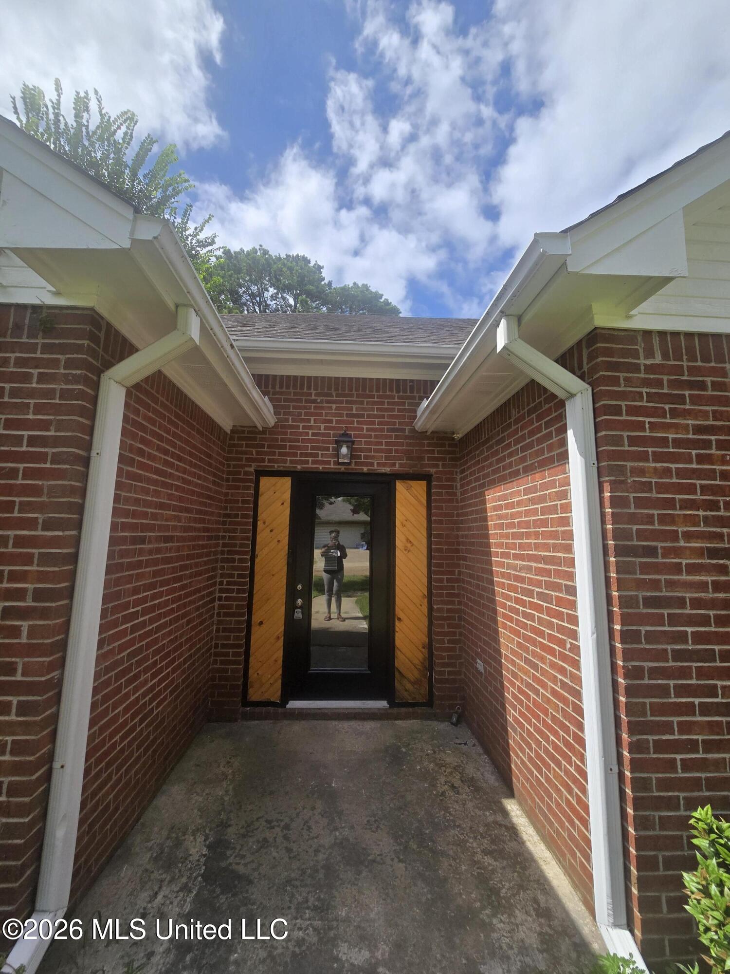 212 Village Circle Property Photo 2