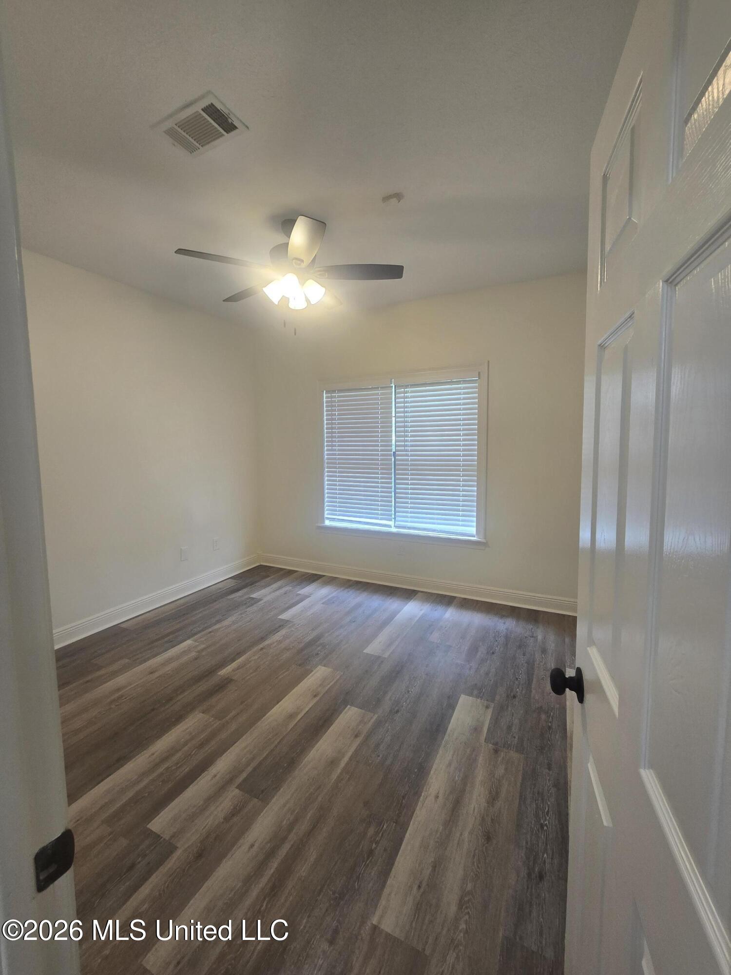 212 Village Circle Property Photo 5