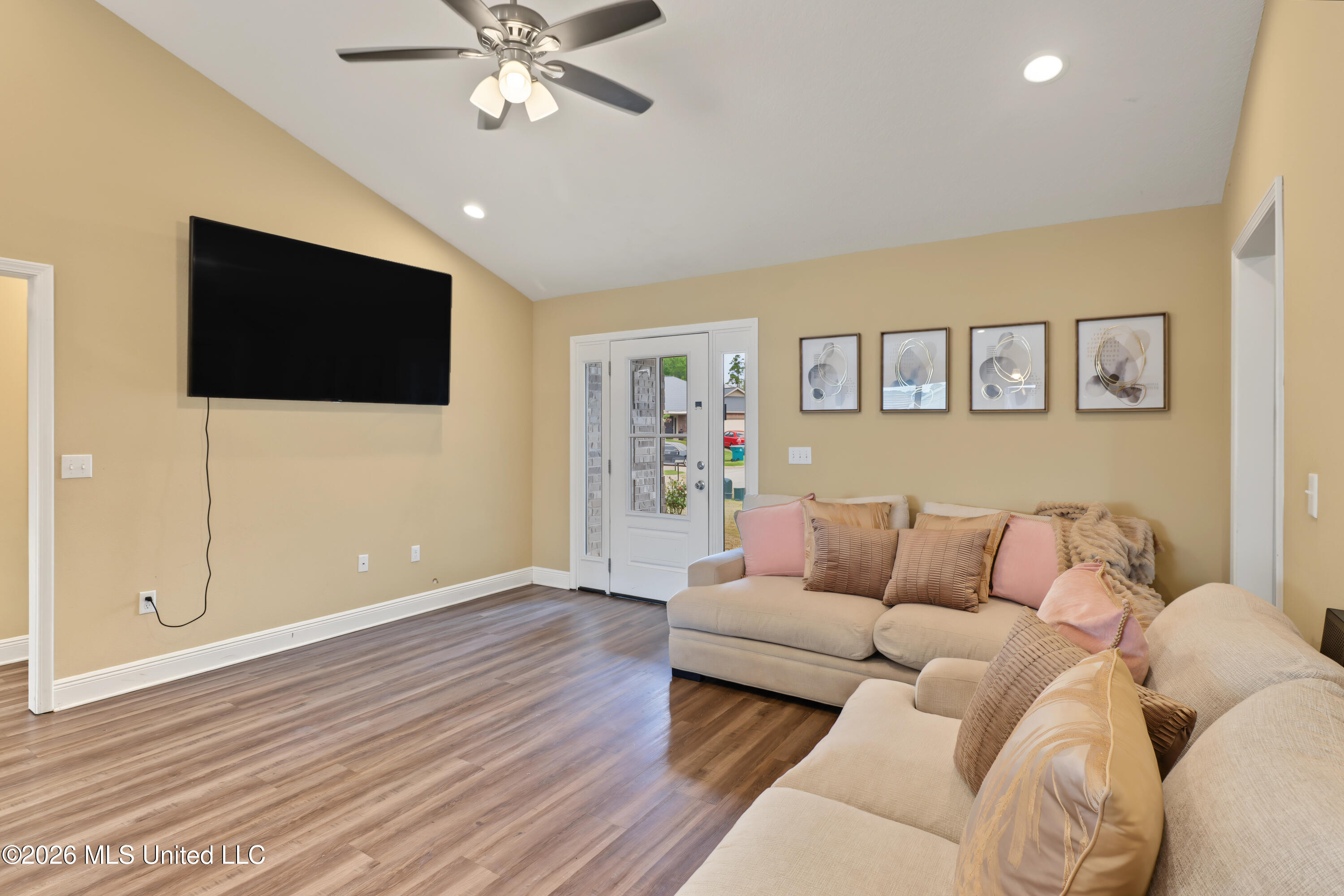 13762 Shelby Court Property Photo 5