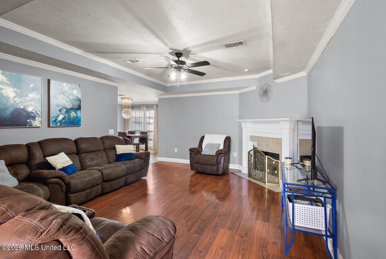 405 Edgewater Branch Drive Property Photo 4