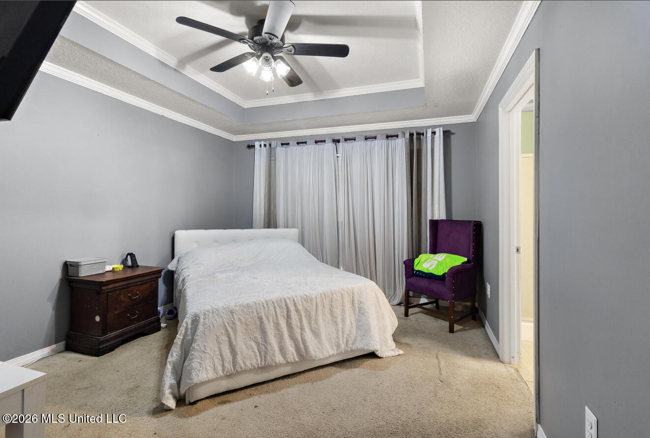 405 Edgewater Branch Drive Property Photo 10