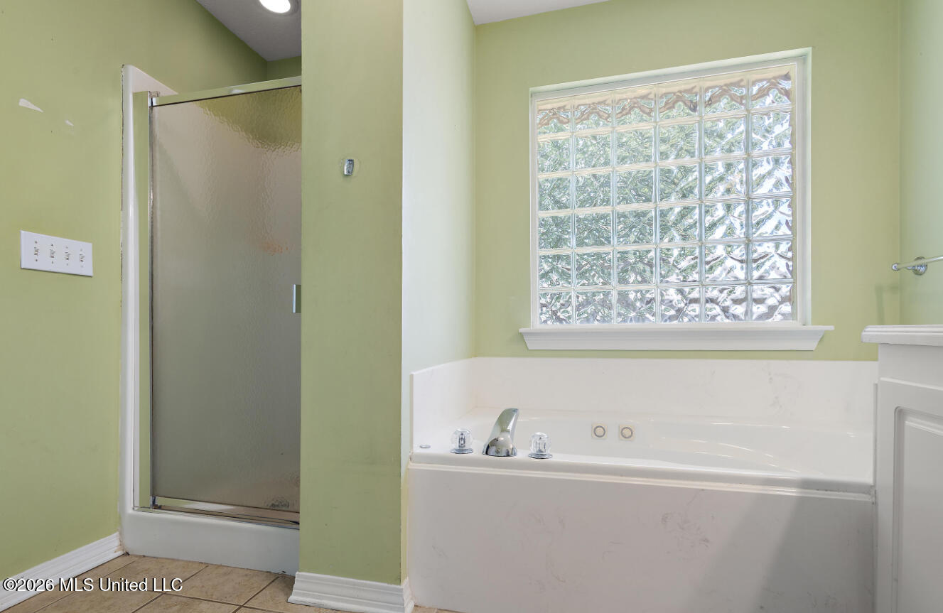405 Edgewater Branch Drive Property Photo 13